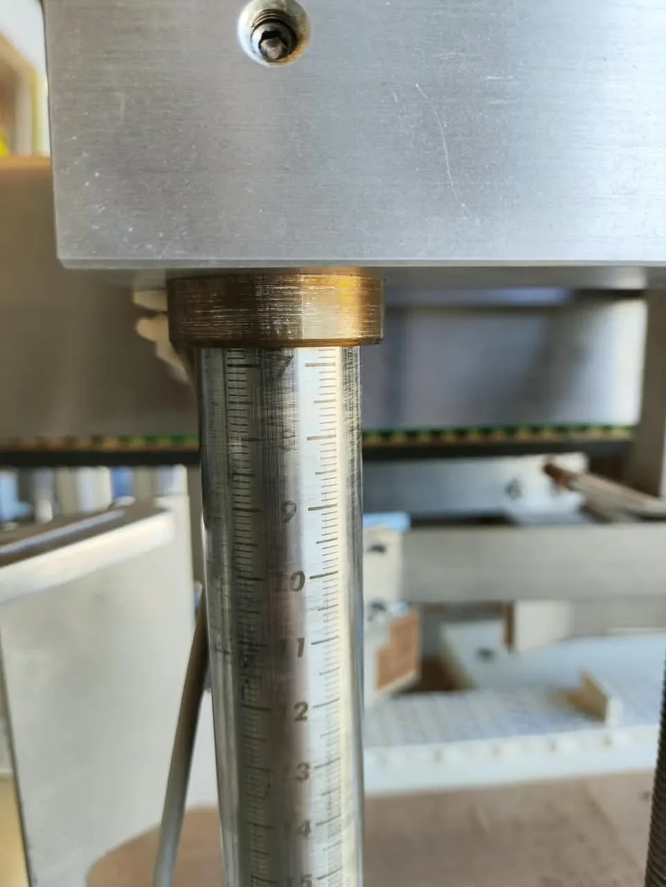rotuladora-etiquetadora-aplicadora-selo-lacre-para-cartucho-com-3-abas-marca-tecmaes