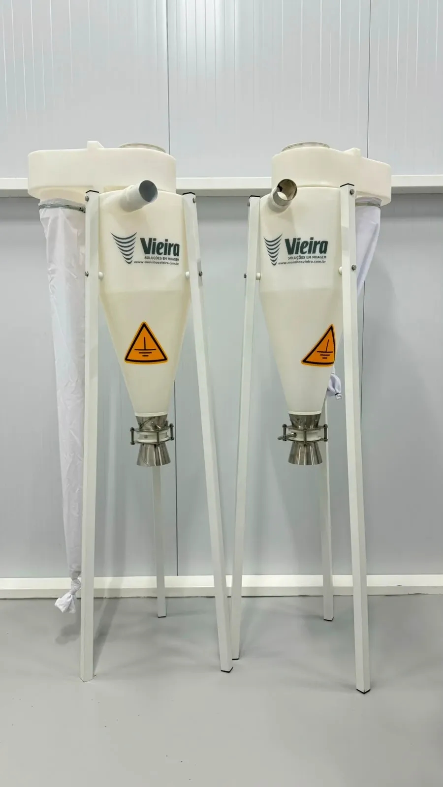moinho-martelo-centrifugo-vieira-mcs-190-com-motor-de-3-cv-10-kg-por-hora