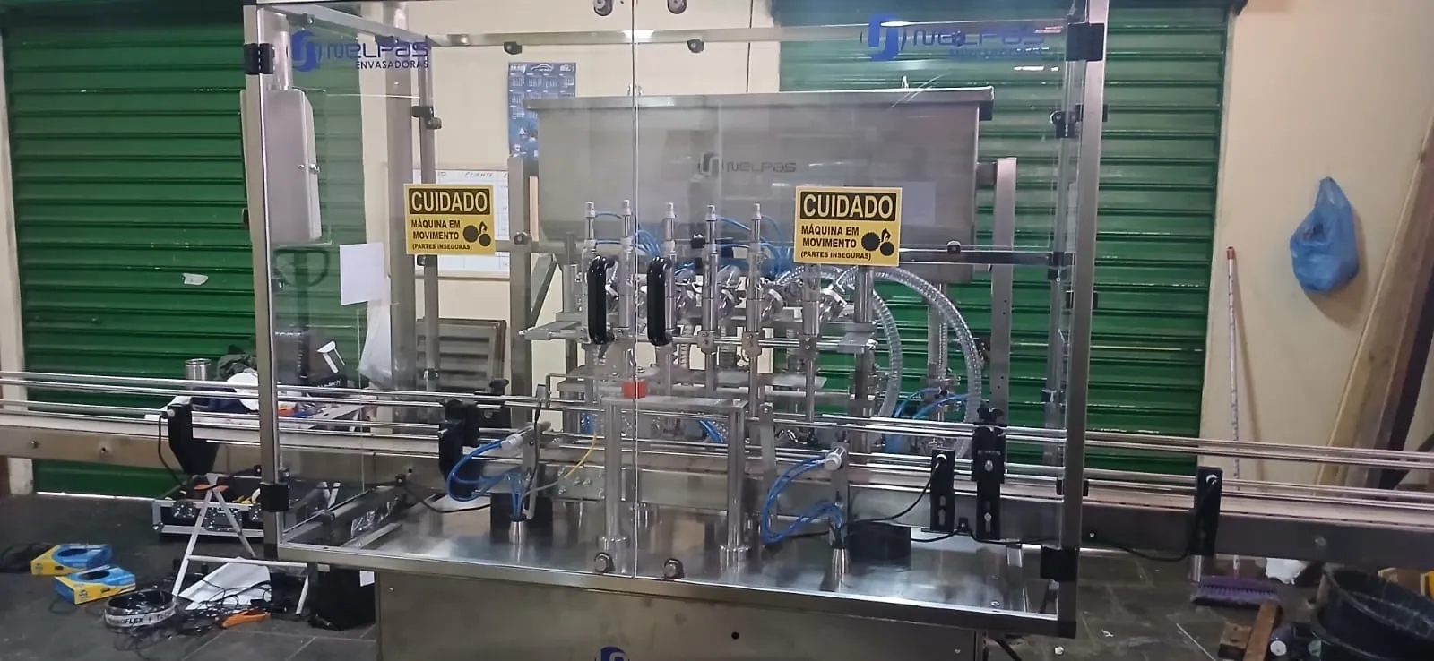 envasadora-linear-com-6-pistoes-marca-nelpas