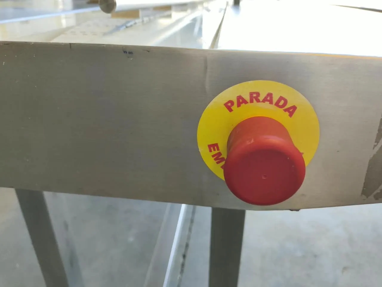 rotuladora-etiquetadora-aplicadora-selo-lacre-para-cartucho-com-3-abas-marca-tecmaes