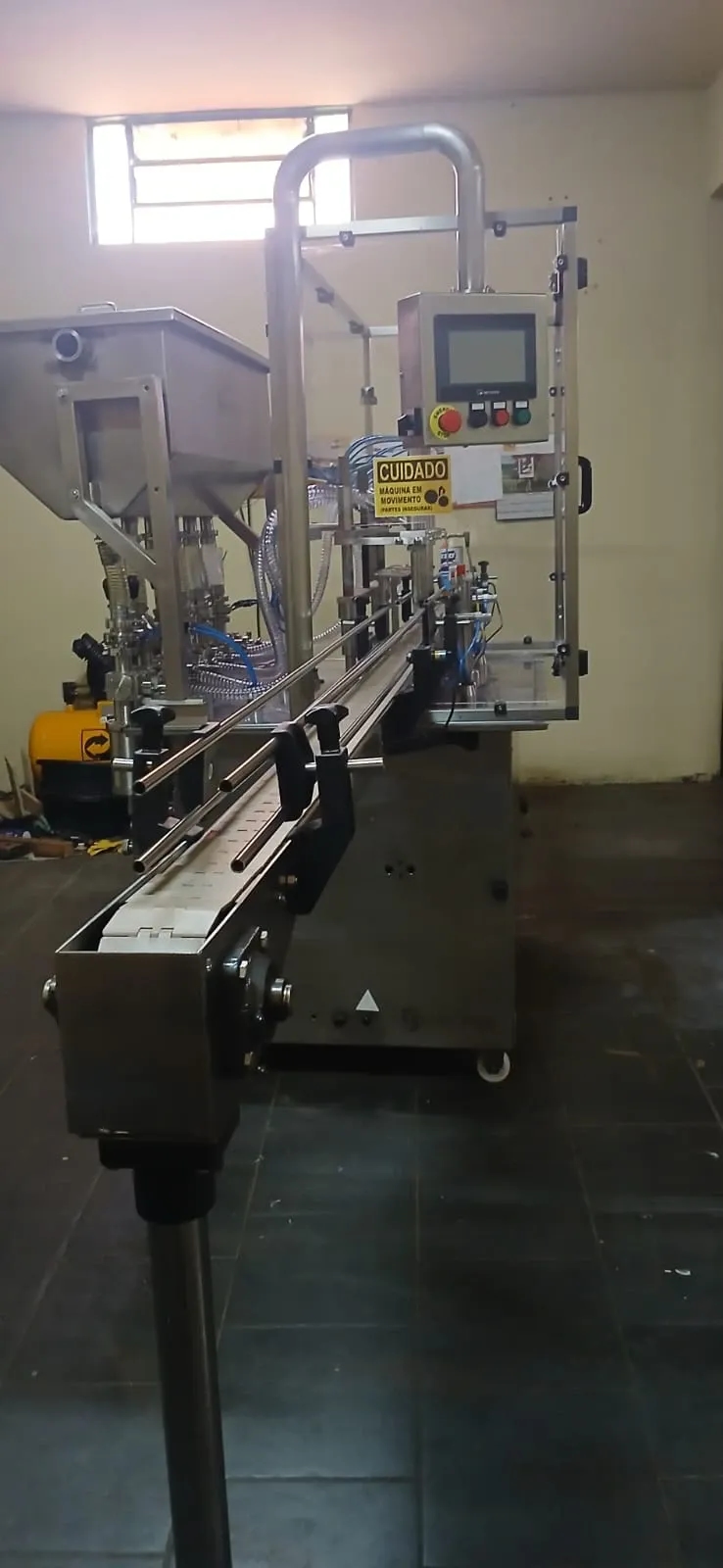 envasadora-linear-com-6-pistoes-marca-nelpas