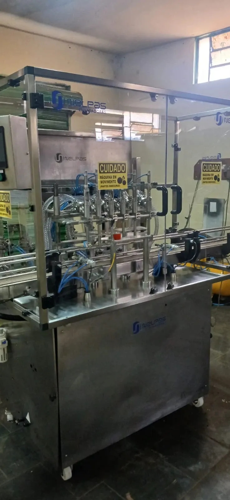 envasadora-linear-com-6-pistoes-marca-nelpas