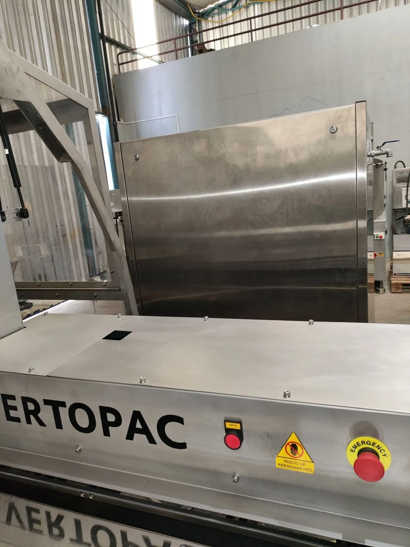 autoclave-em-aco-inox-a-vapor-capacidade-360-litrosa-phoenix-luferco