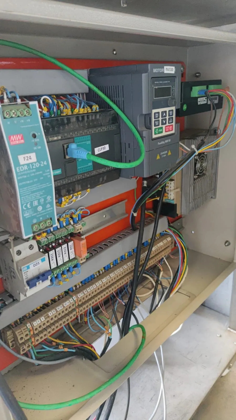 envasadora-linear-com-6-pistoes-marca-nelpas