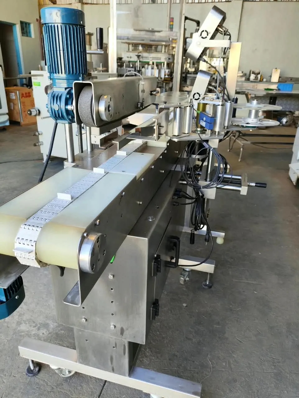 rotuladora-etiquetadora-aplicadora-selo-lacre-para-cartucho-com-3-abas-marca-tecmaes