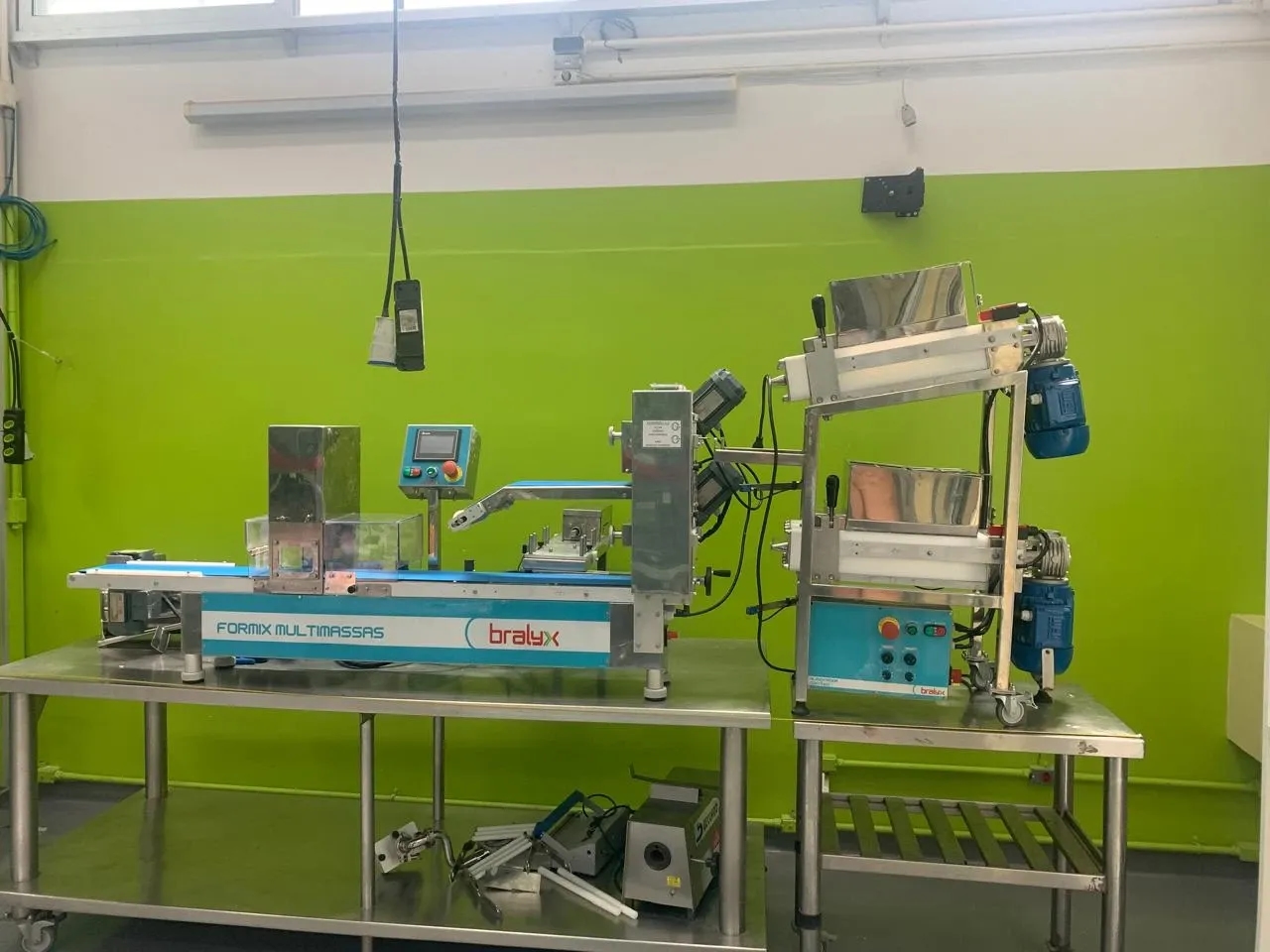 formadora-modeladoras-e-recheadora-automatica-com-alimentador-extrusora-continua-bralyx-formix-multimassas-para-produtos-laminados