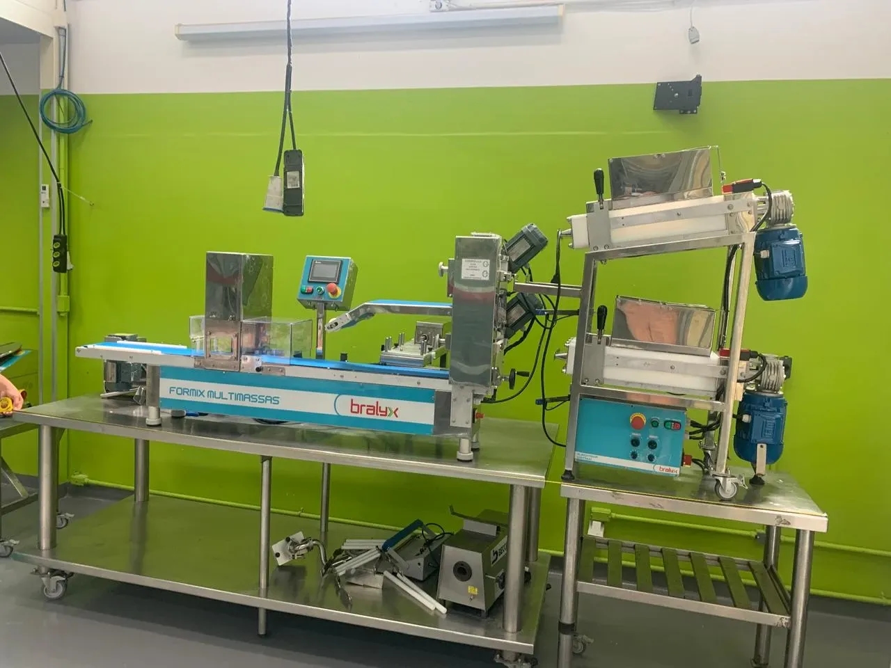 formadora-modeladoras-e-recheadora-automatica-com-alimentador-extrusora-continua-bralyx-formix-multimassas-para-produtos-laminados