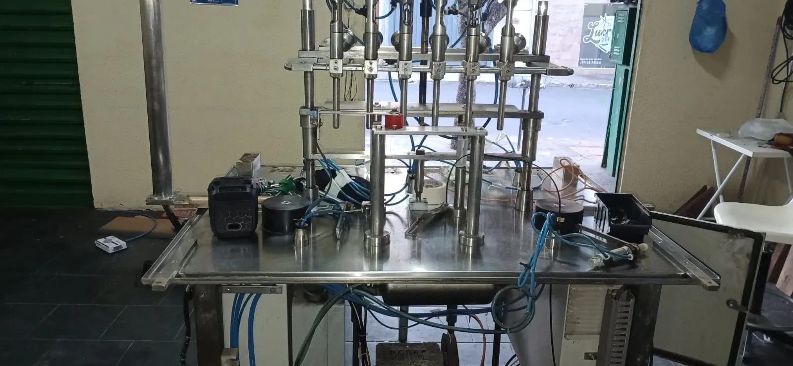envasadora-linear-com-6-pistoes-marca-nelpas