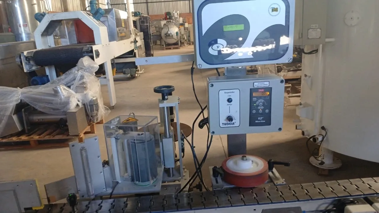 rotuladora-autoadesiva-para-frascos-cilin