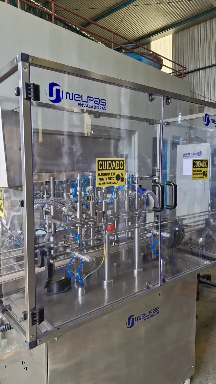 envasadora-linear-com-6-pistoes-marca-nelpas
