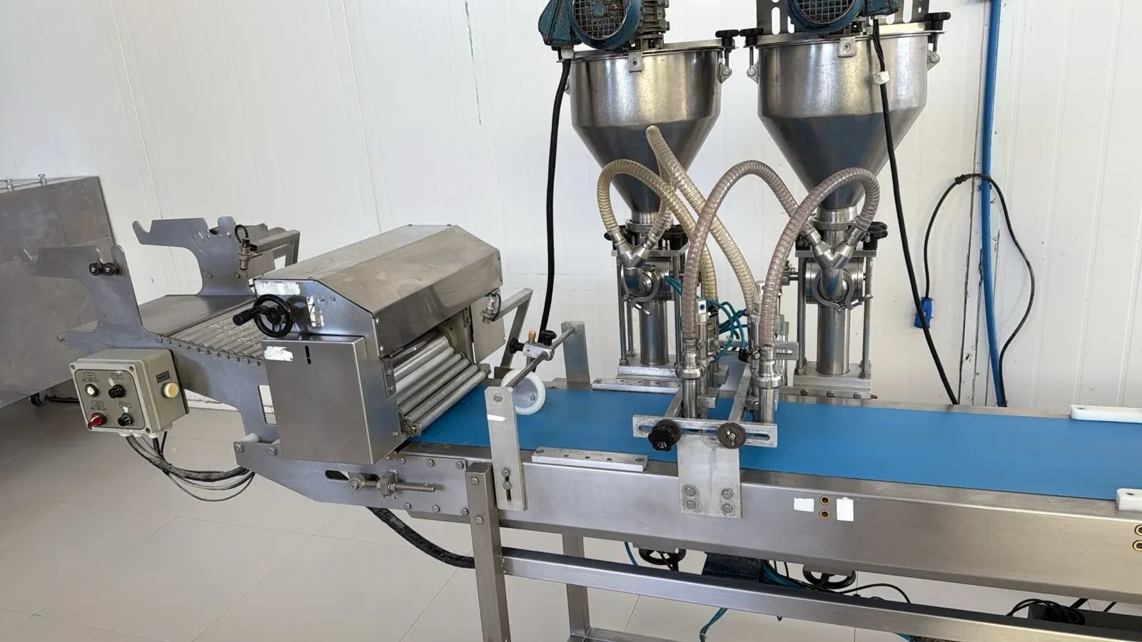 formadora-modeladora-recheadora-dosadora-de-esteira-para-massas-laminadas-salgados-pasteis-panitec-lynea-1