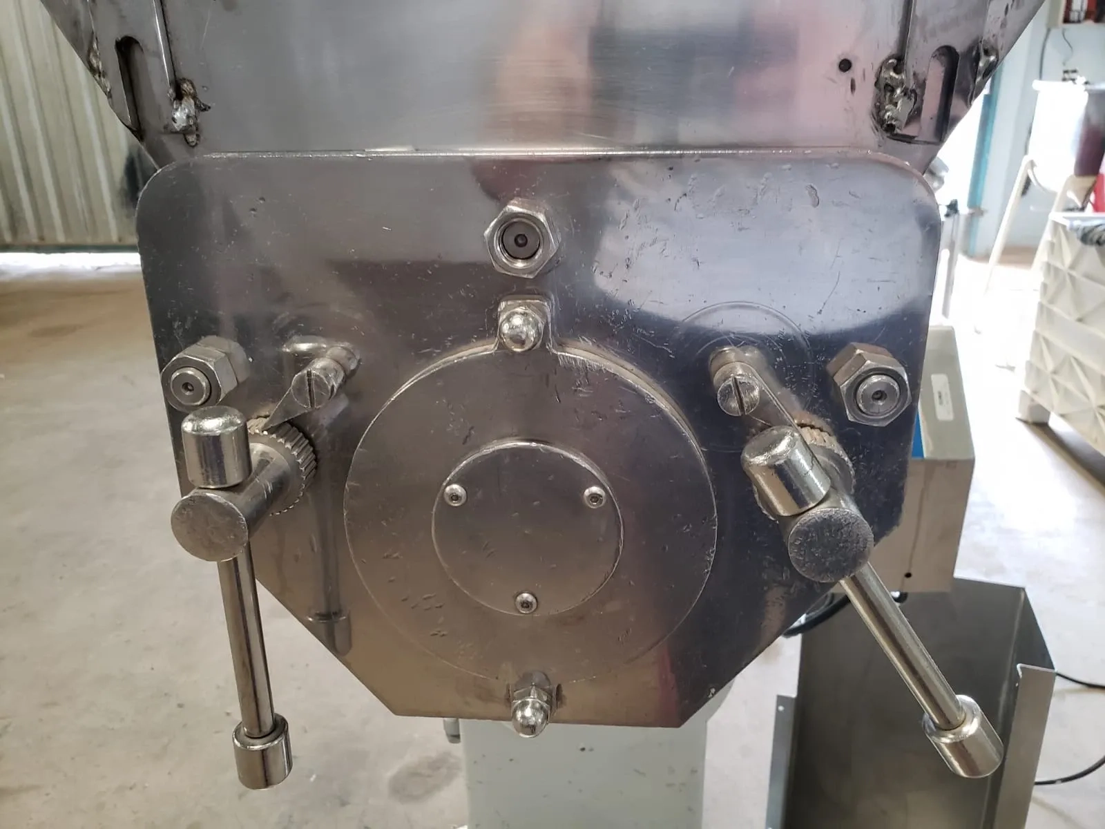 granulador-rotativo-em-aco-inox-para-pos-e-granulados-marca-lemaq