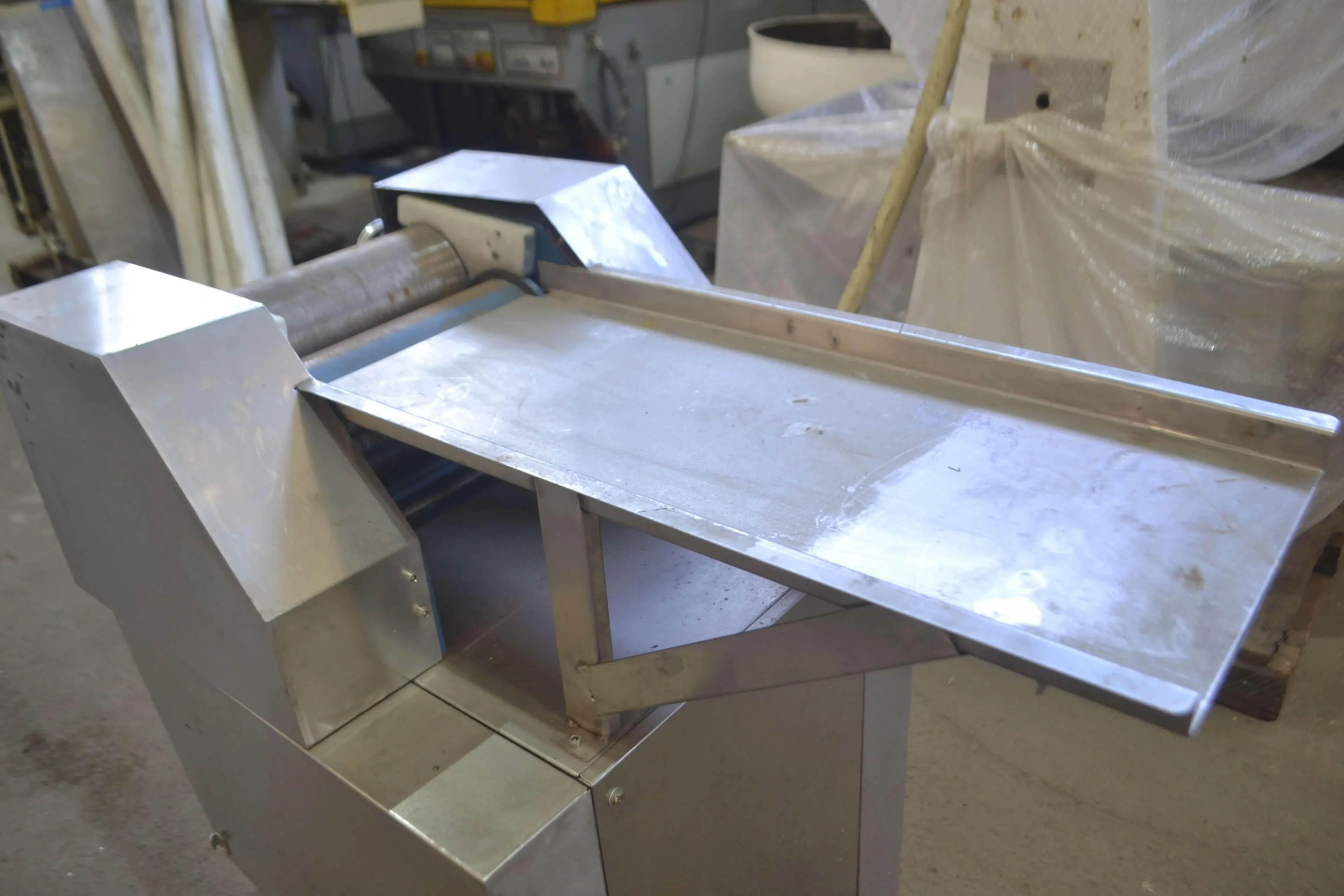 moldadora-e-cortadora-de-massinha-de-trigo-260-mm