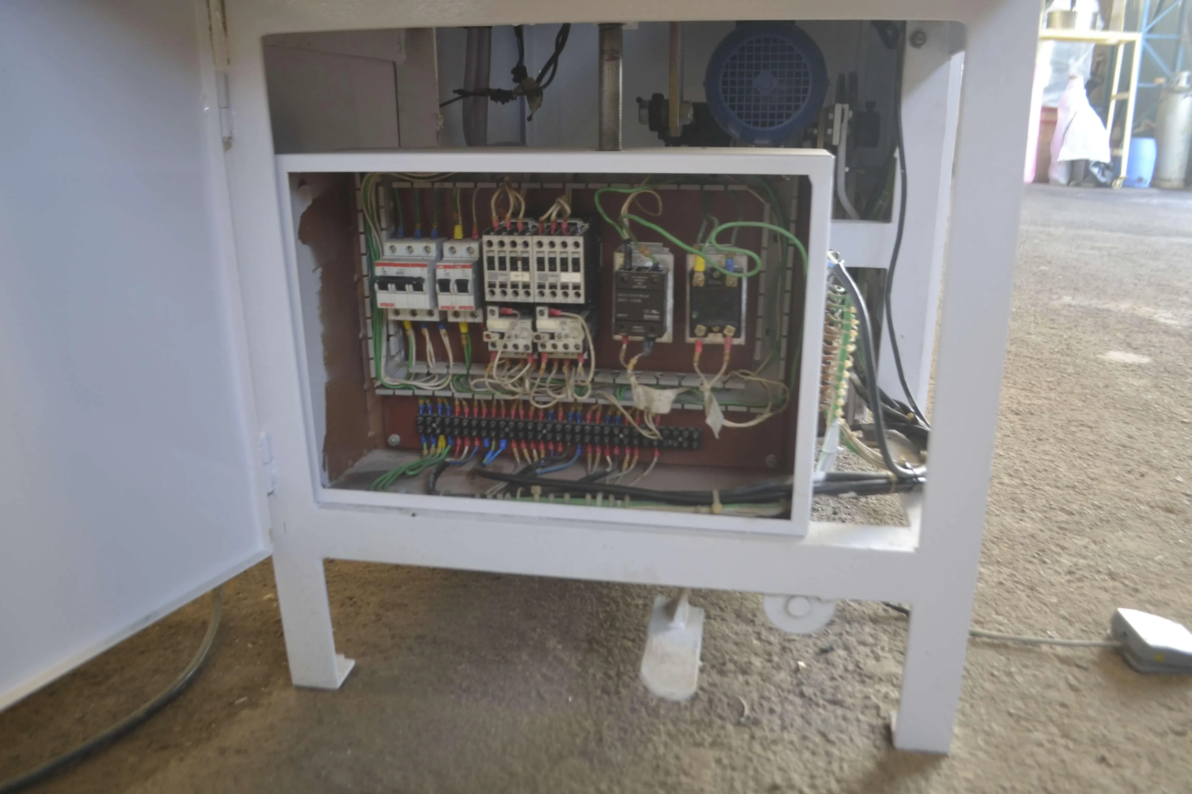 dosadora-de-chocolate-8-bicos-marca-ljc