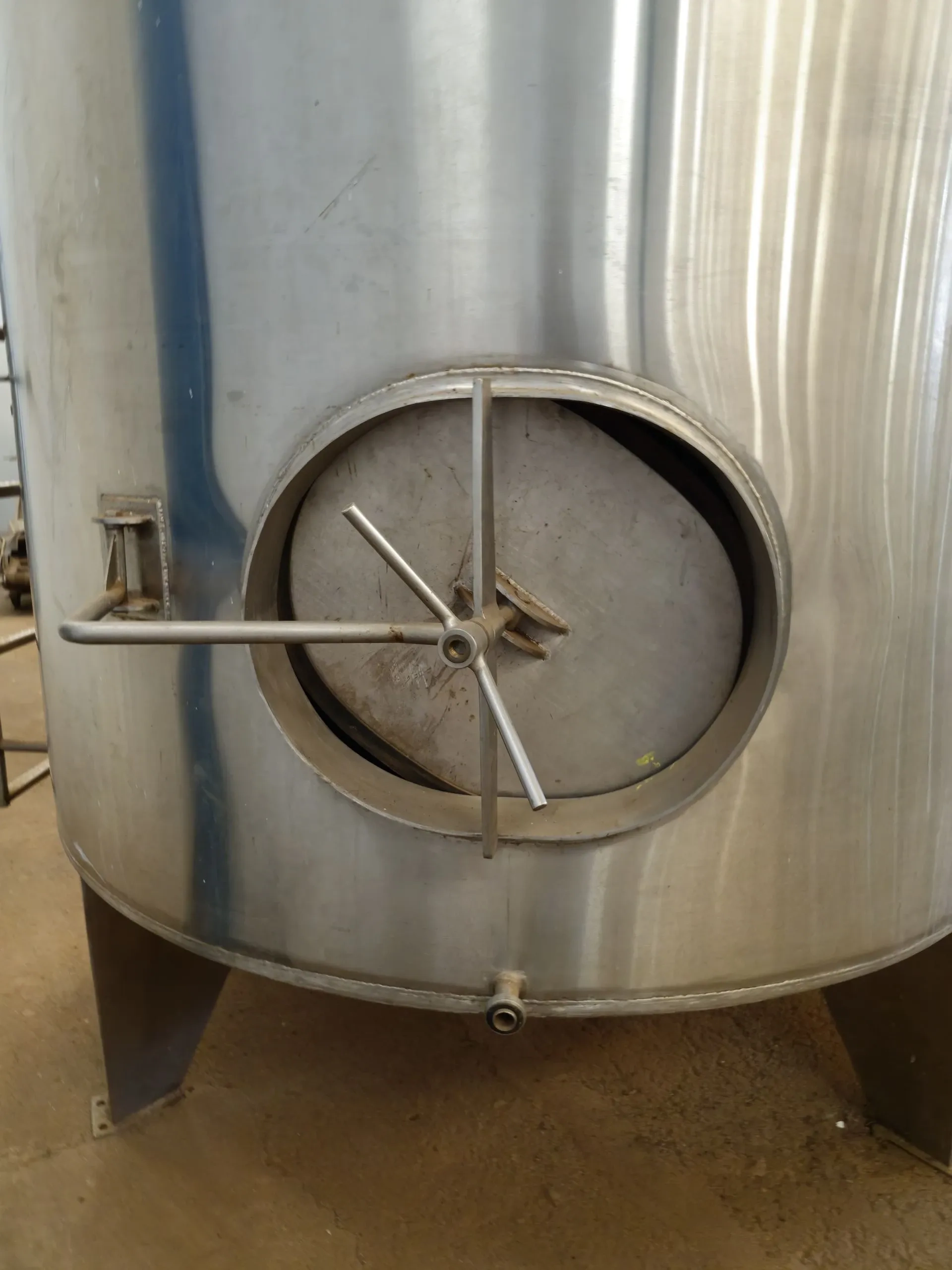 tanque-reservatorio-em-inox-7-mil-litros