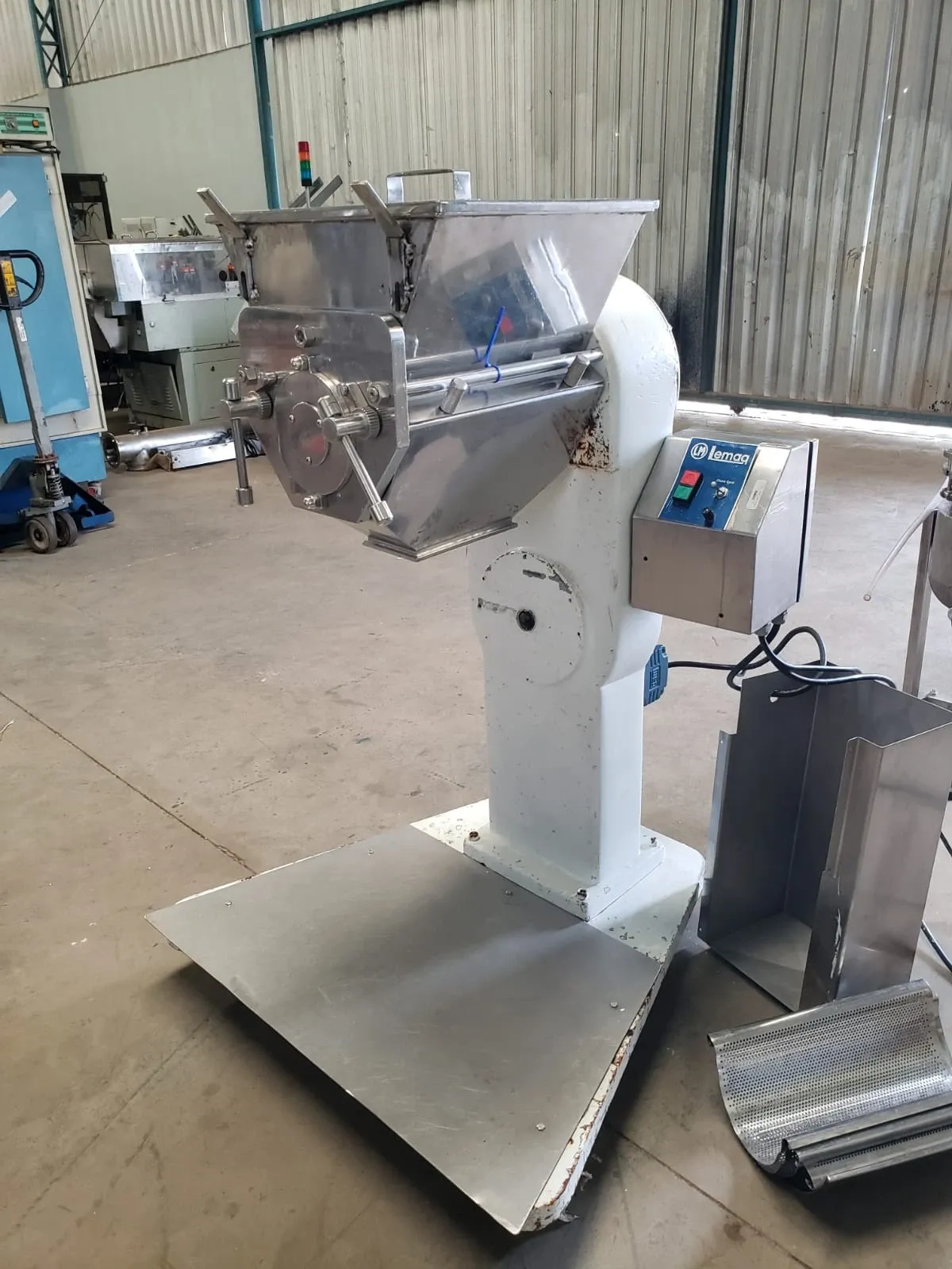 granulador-rotativo-em-aco-inox-para-pos-e-granulados-marca-lemaq