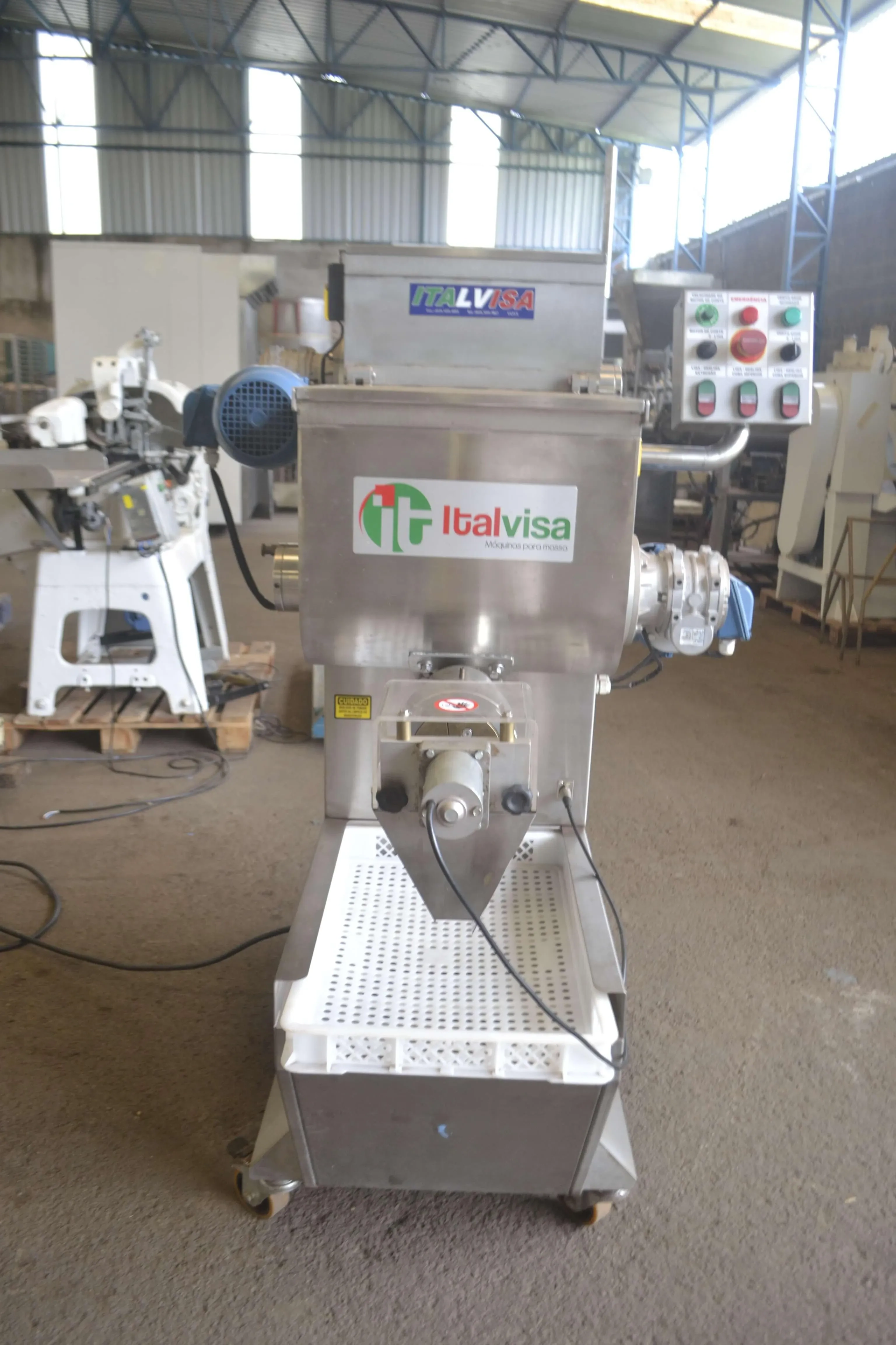 extrusora-massa-cap-60-kg-marca-Italvisa