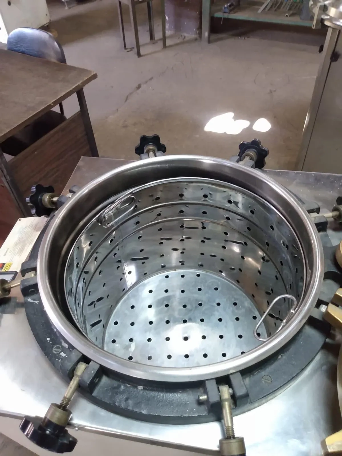 autoclave-vertical-phoenix-capacidade-100-litros