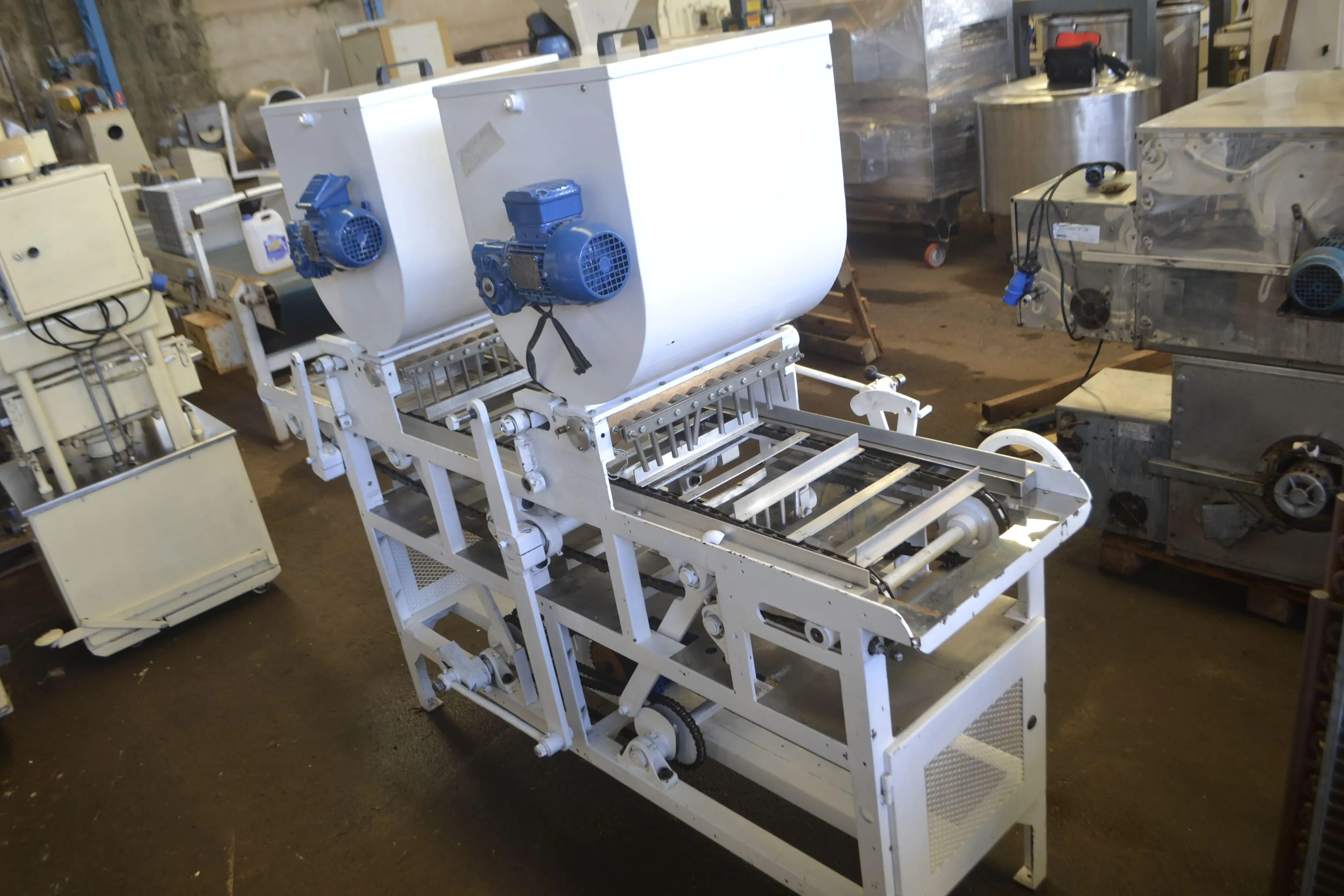 dosadora-de-chocolate-com-20-bicos-marca-jcmaq