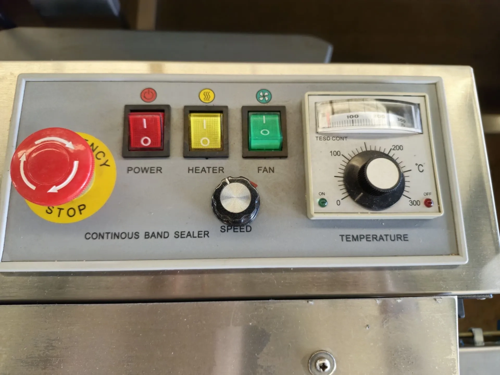 seladora-bancada-horizont-autom-inox
