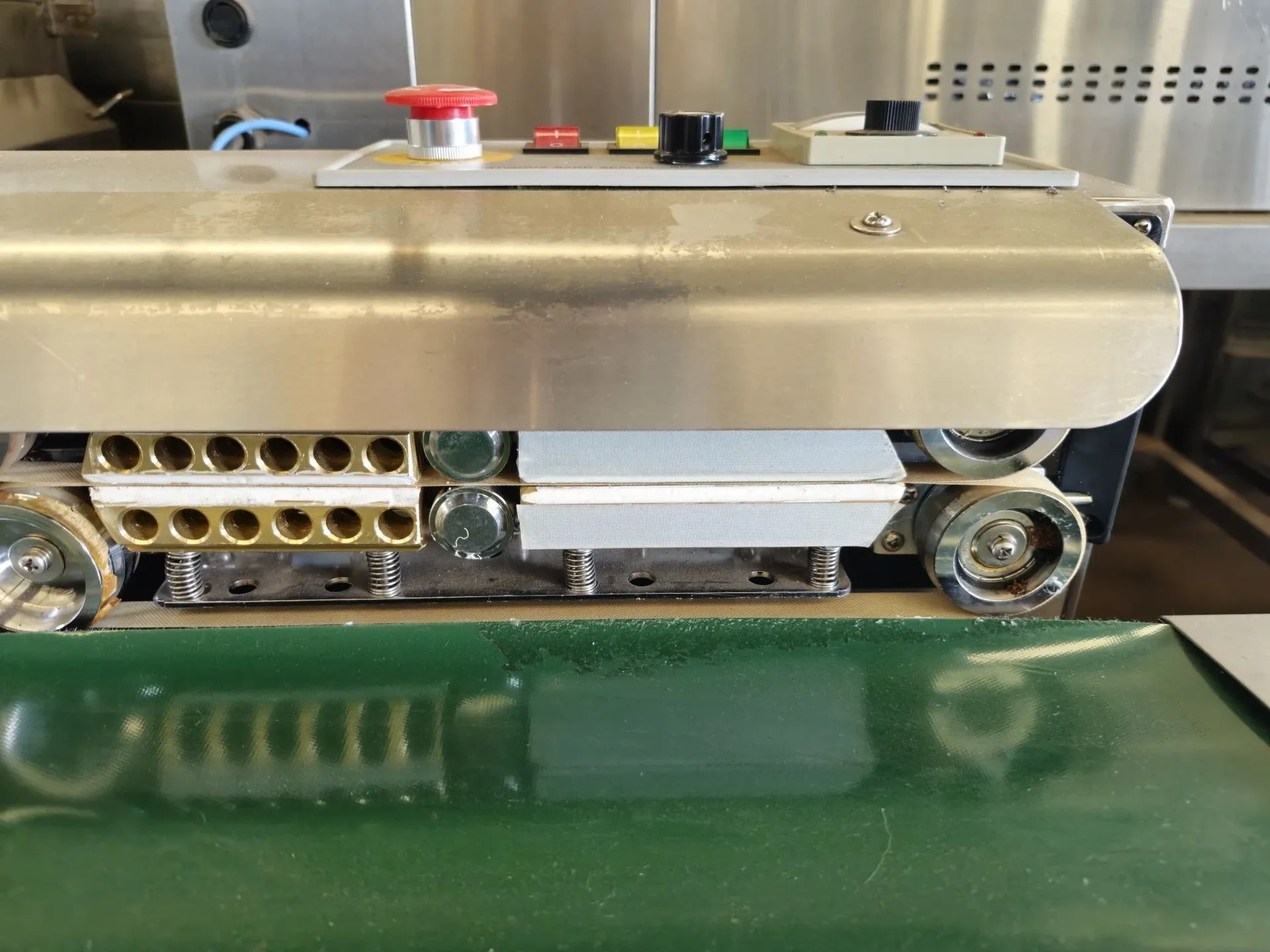 seladora-bancada-horizont-autom-inox