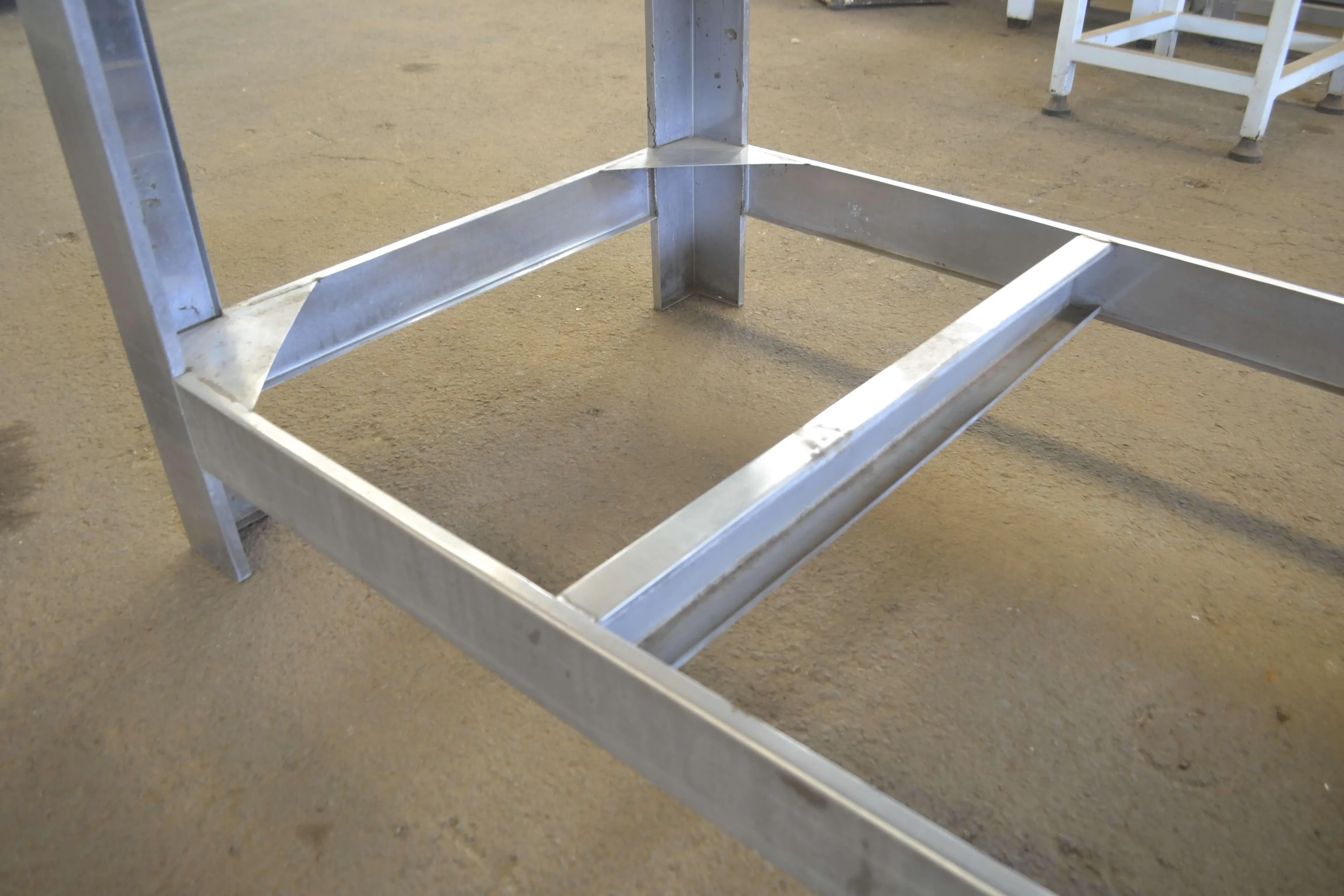 mesa-industrial-em-aco-inox-2-x-1-m