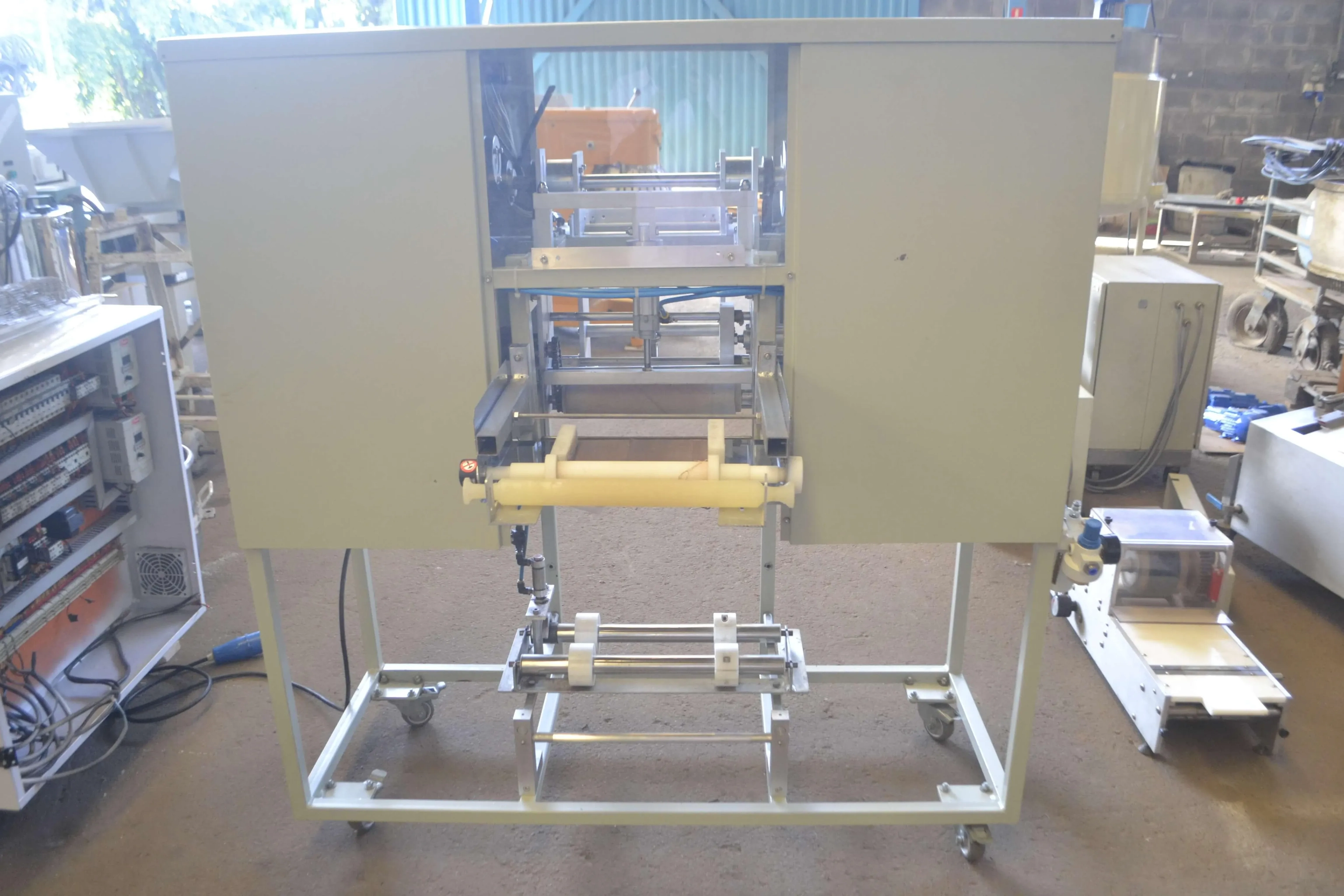 enrolador-automatico-para-massa-de-pastel-1830