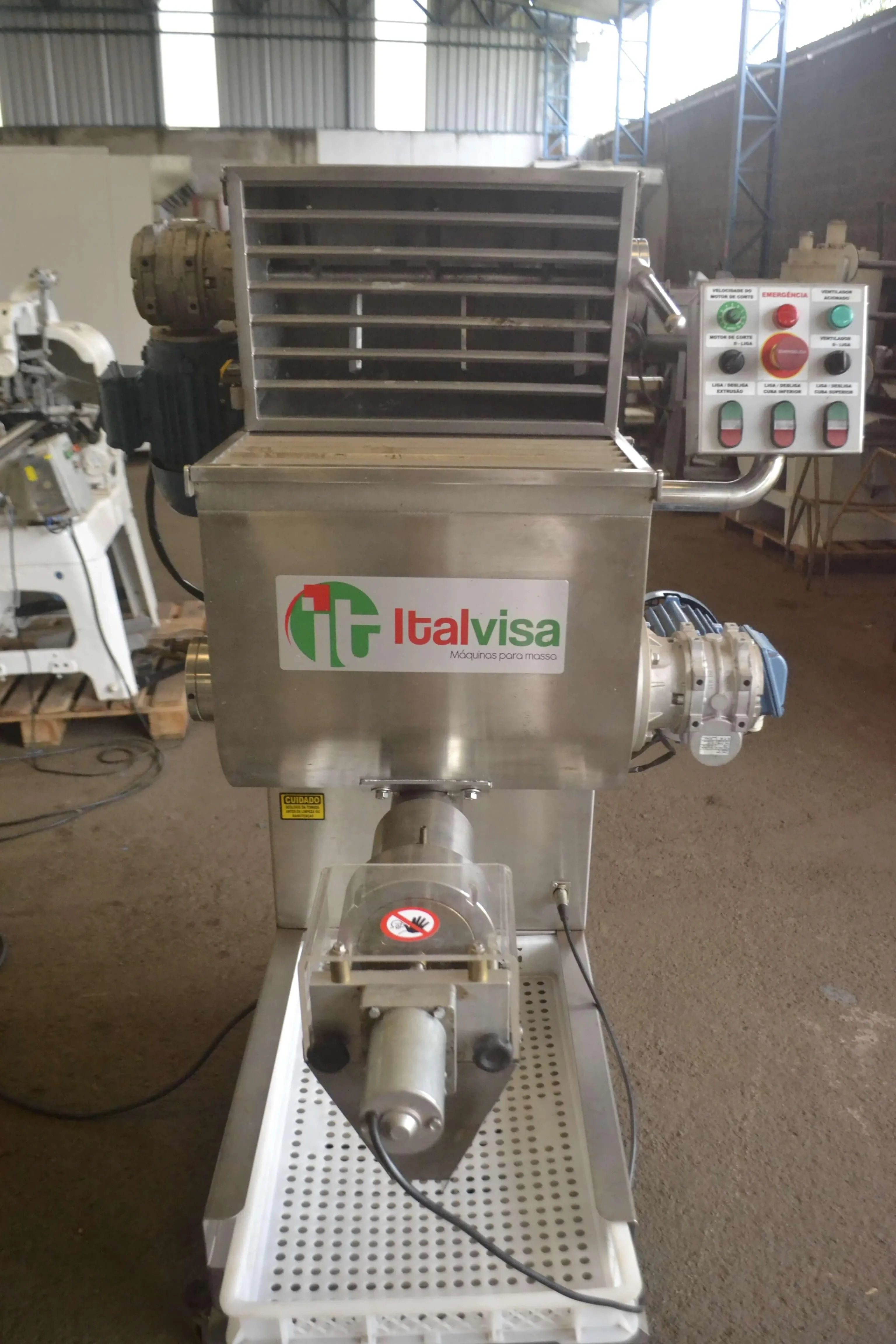 extrusora-massa-cap-60-kg-marca-Italvisa