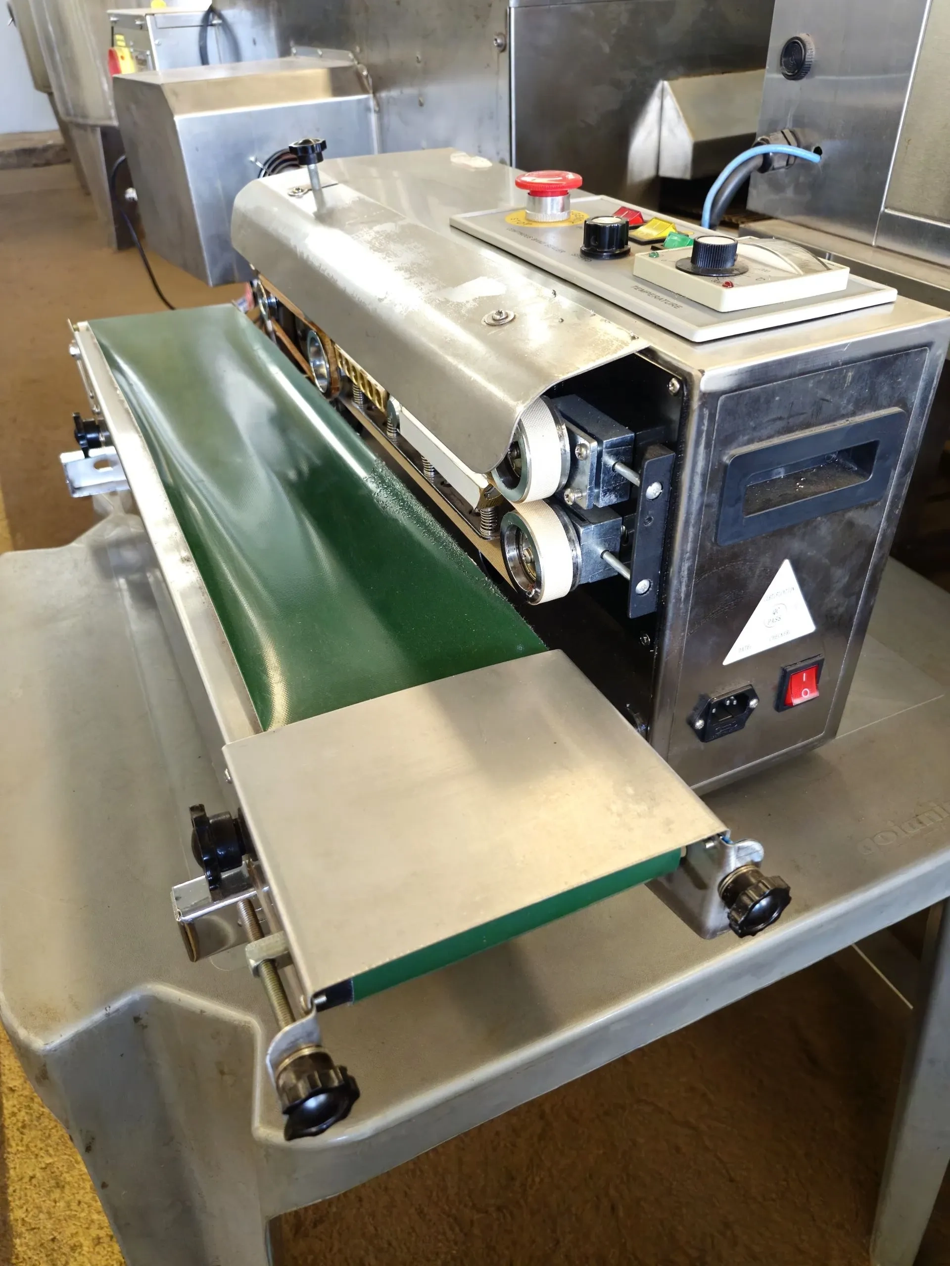seladora-bancada-horizont-autom-inox