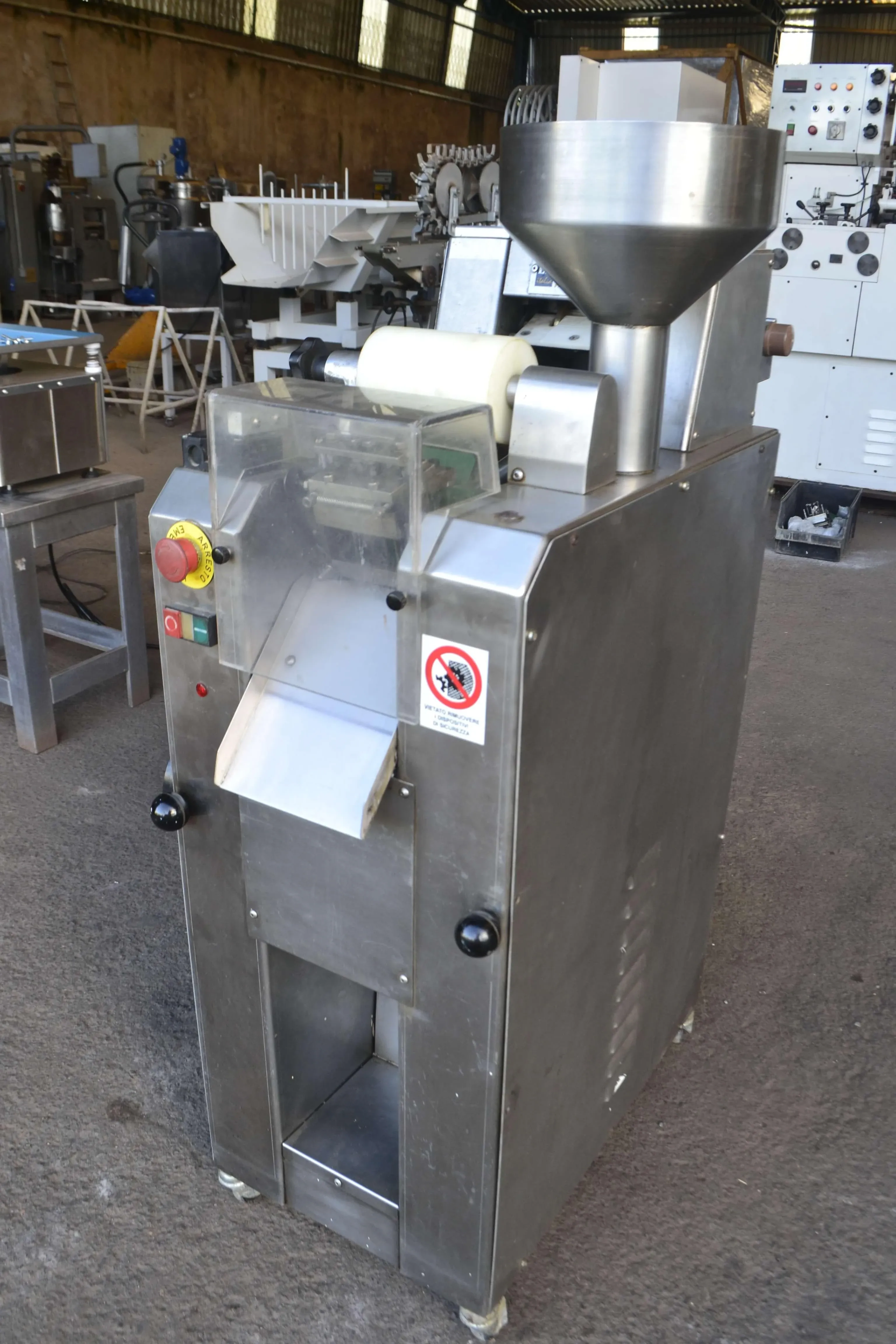 maquina-capeletti-ravioli-lb-Italia-mod-rc-65