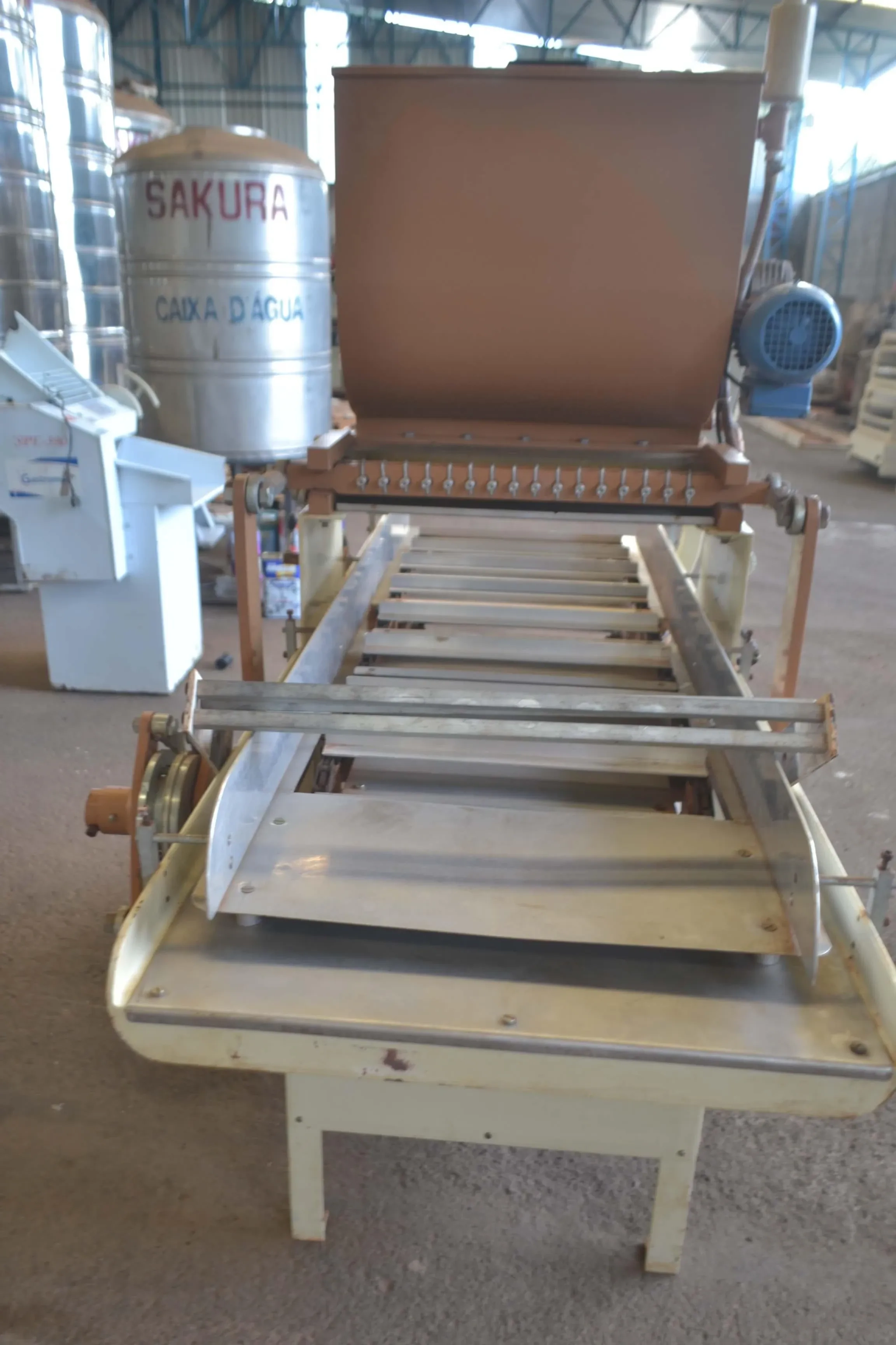 dosadora-de-chocolate-16-bicos-marca-jlc