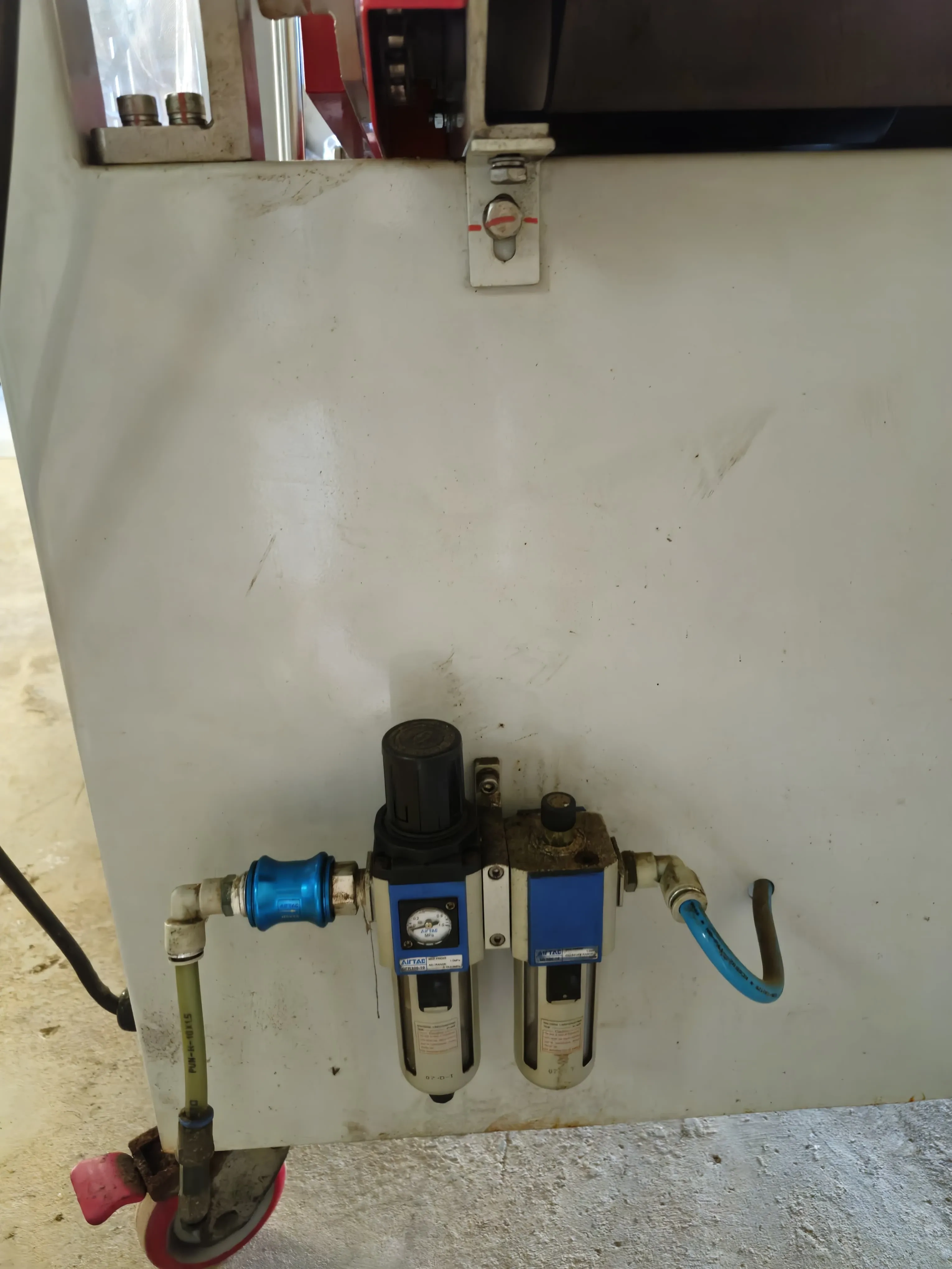 seladora-automatica-em-l-shrink-marca-tecfag