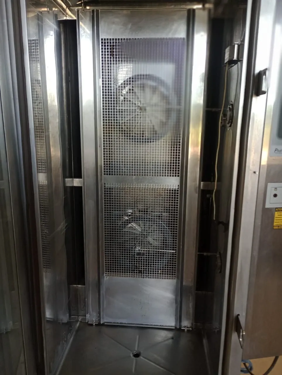 forno-combinado-em-inox-marca-pratica