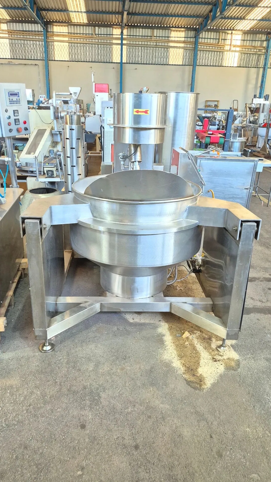 tacho-cozinhador-misturador-planetario-marca-zhengzhou-lonkia-machinery-co-ltd-capacidade-200-litros