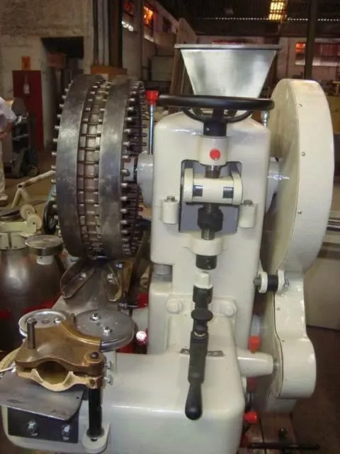 estampadeira-para-bala-de-coco