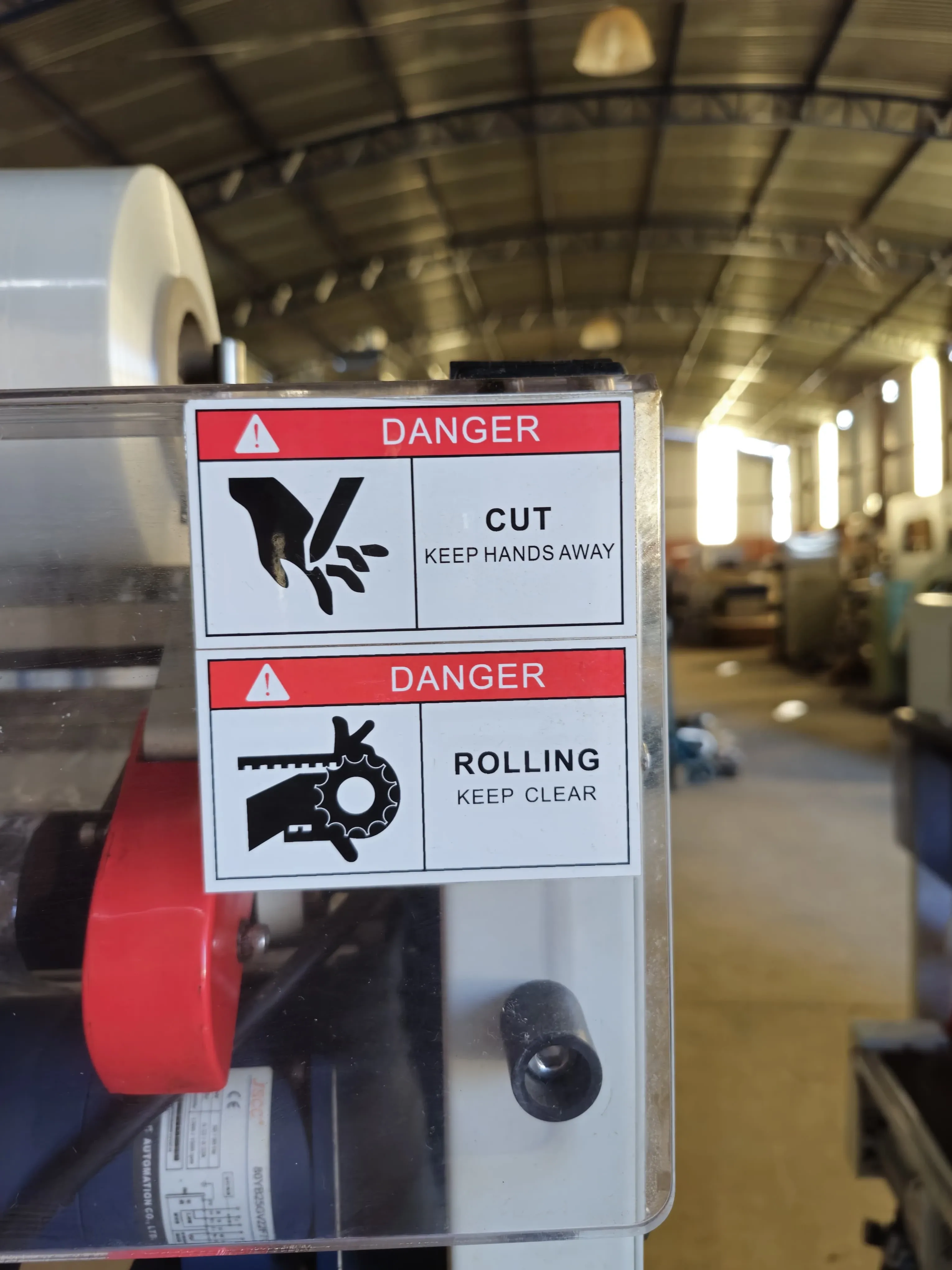 seladora-automatica-em-l-shrink-marca-tecfag