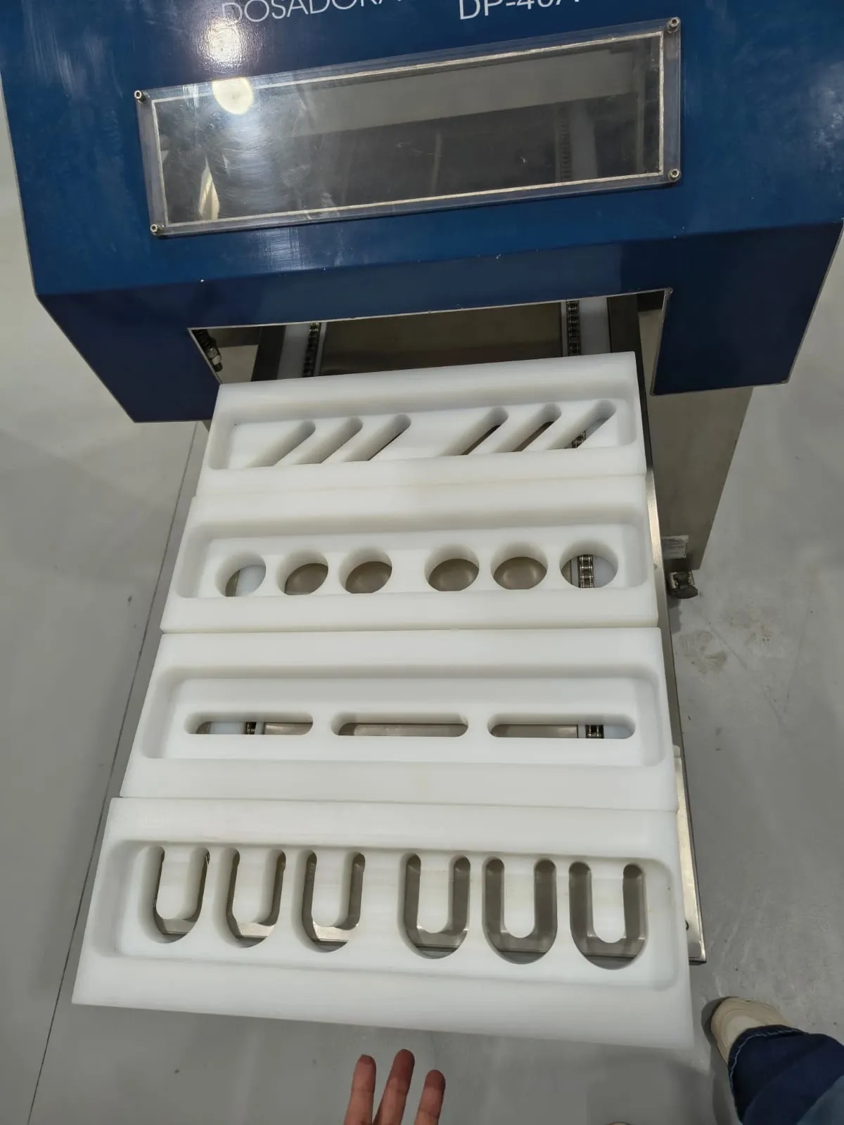 dosadora-roseteira-corte-arame-em-inox-para-pao-de-queijo-cookies-projet-equipamentos
