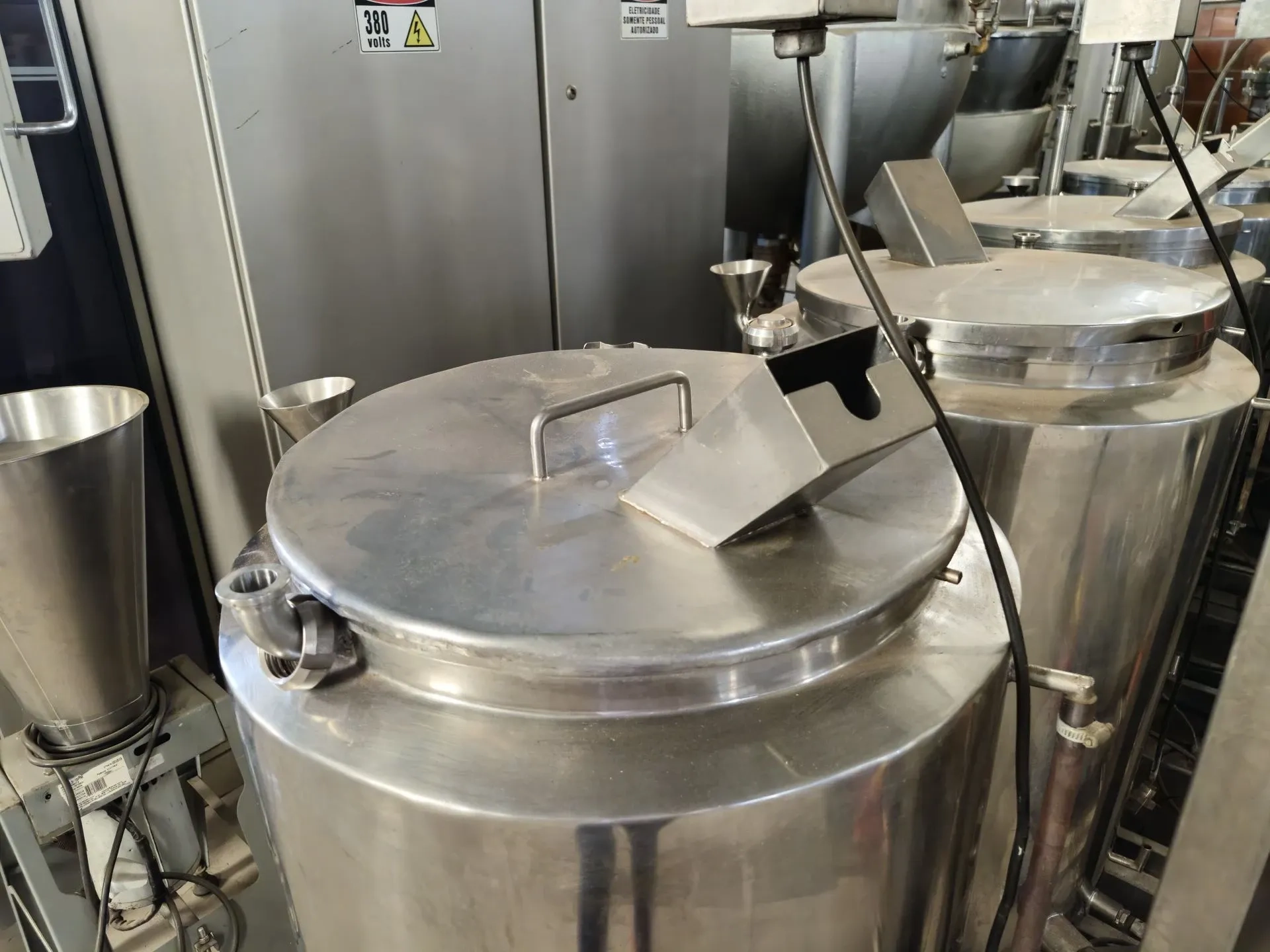 Tanque-derretedor-encamisado-inox-capacid-90-litros