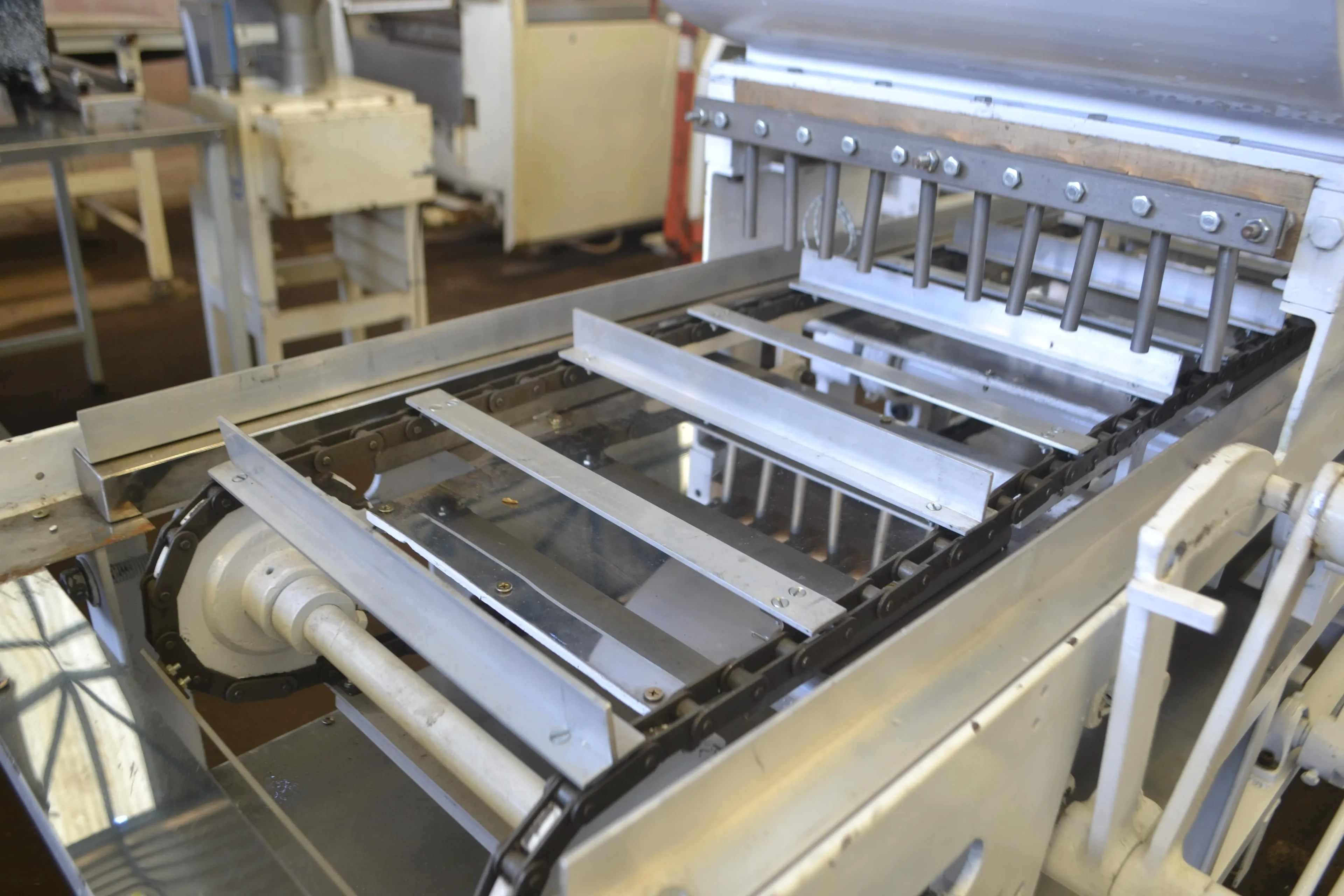 dosadora-de-chocolate-com-20-bicos-marca-jcmaq