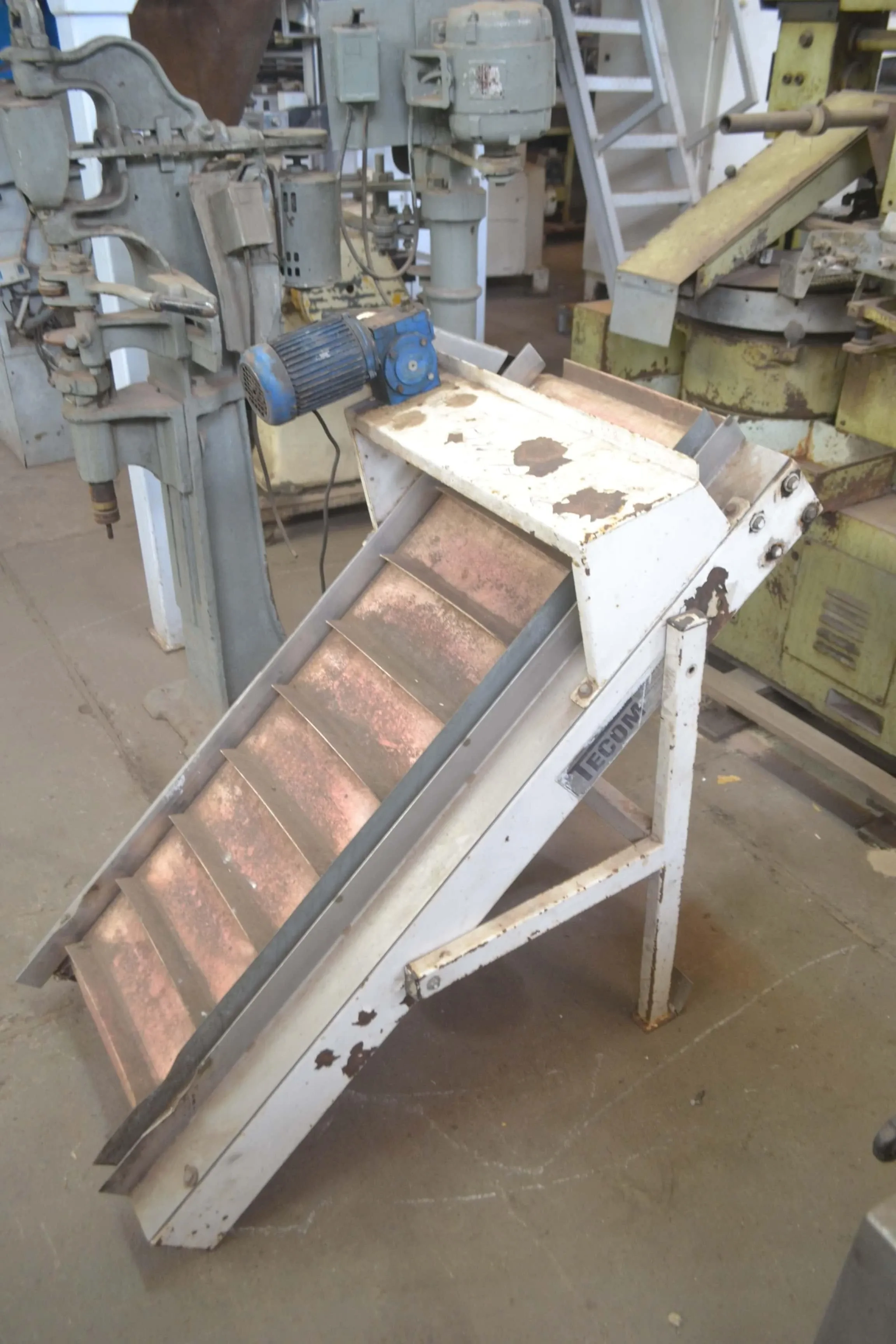 esteira-elevatoria-600-x-1500-mm-marca-tecom