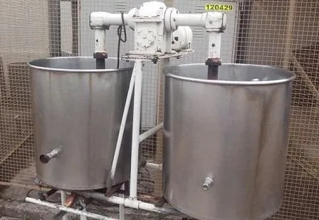 dois-tanques-em-aco-inox-de-100-litros