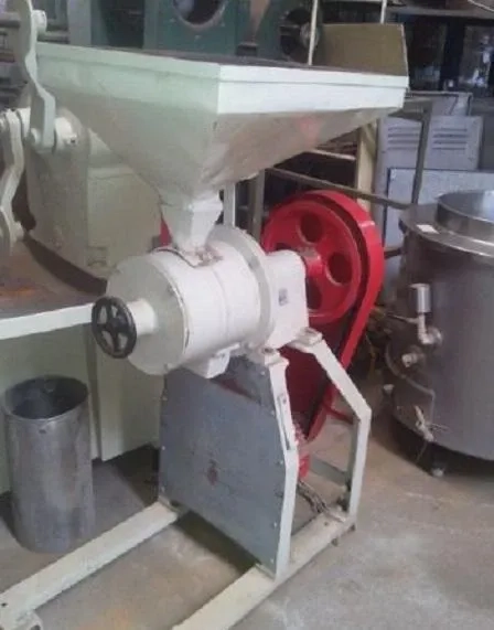 moinho-de-amendoim-marca-terpan