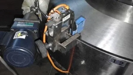 mesa-alimentadora-acumuladora-rotativa-em-aco-inox