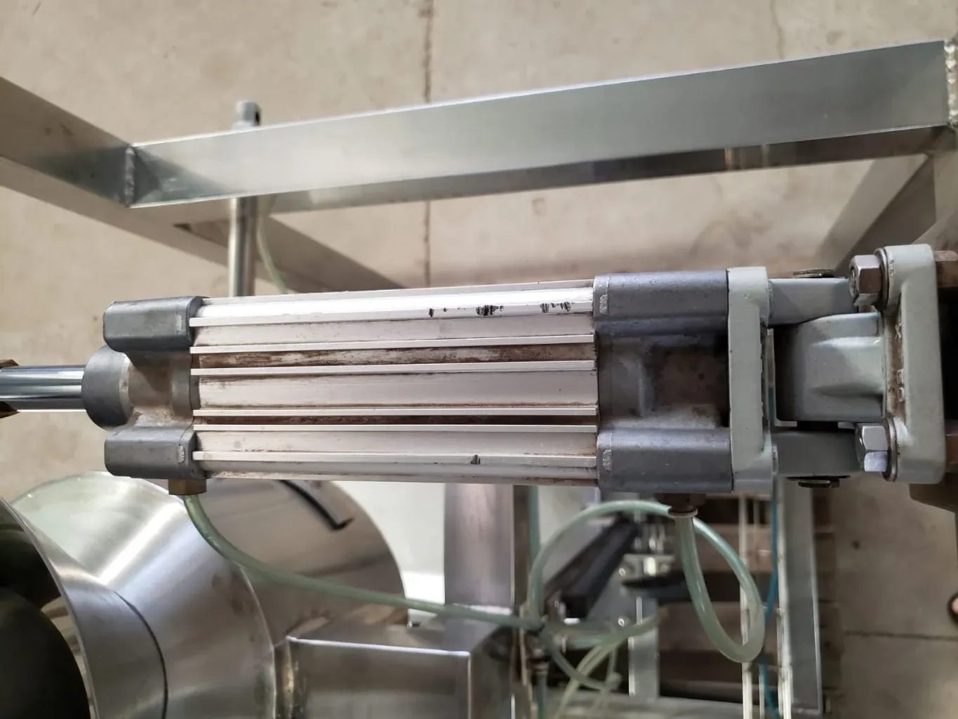 ensacadeira-dosadora-automatica-em-aco-inox-marca-sasa