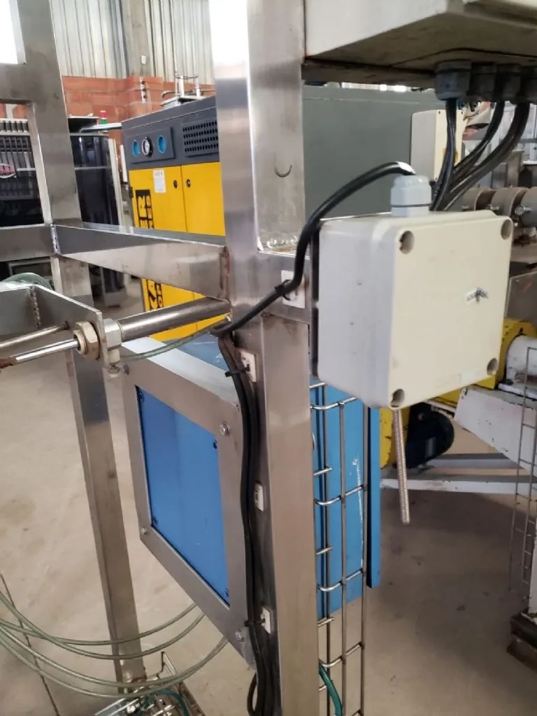 ensacadeira-dosadora-automatica-em-aco-inox-marca-sasa