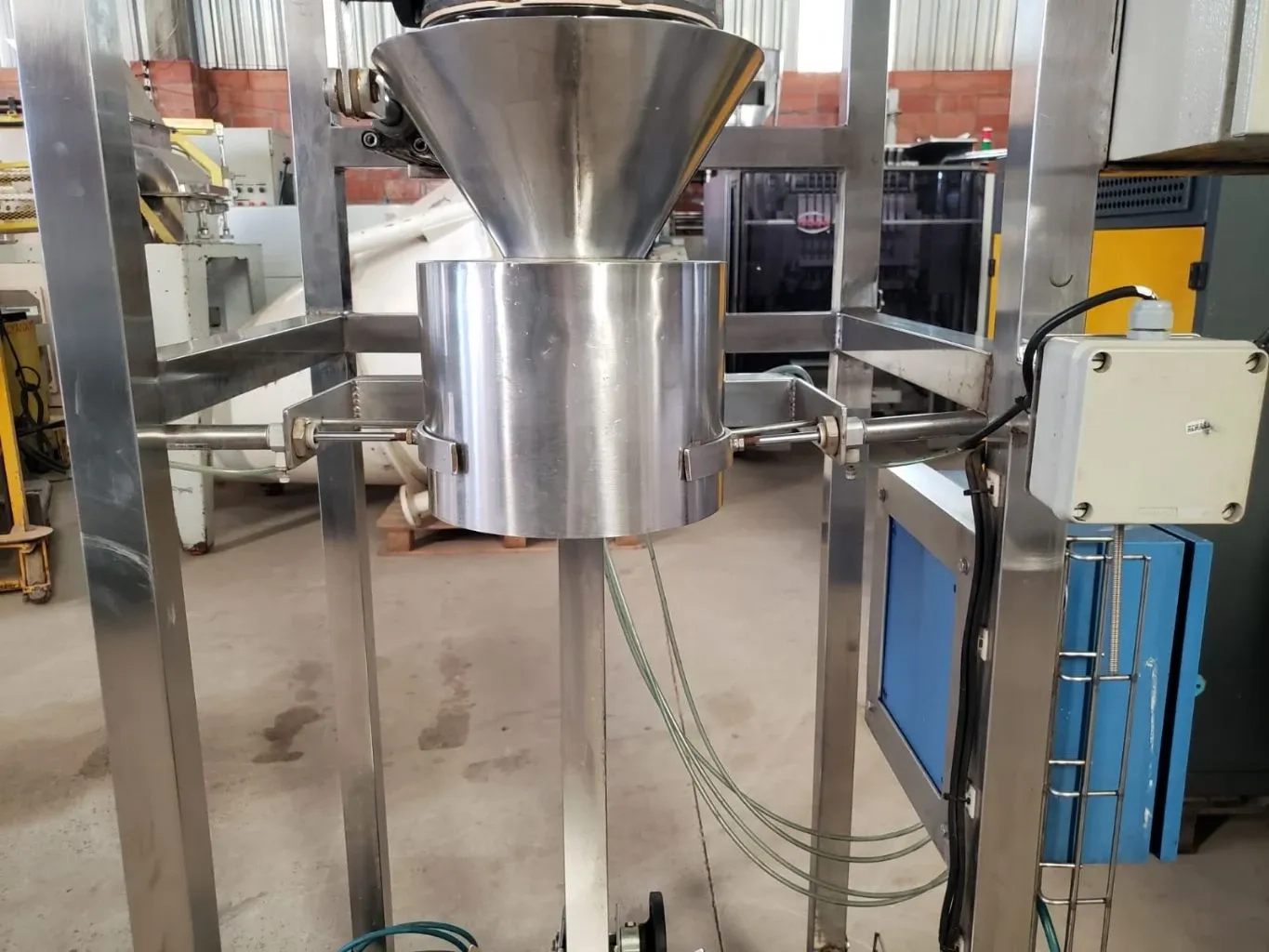 ensacadeira-dosadora-automatica-em-aco-inox-marca-sasa