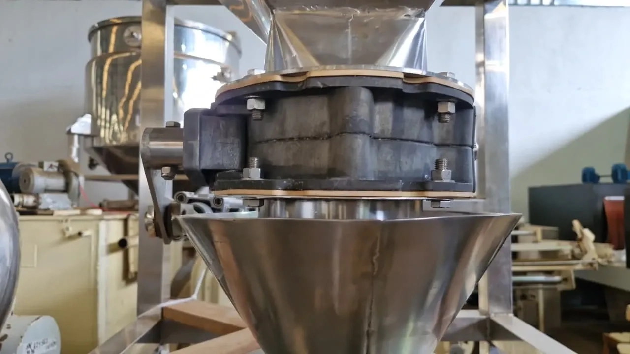 ensacadeira-dosadora-automatica-em-aco-inox-marca-sasa