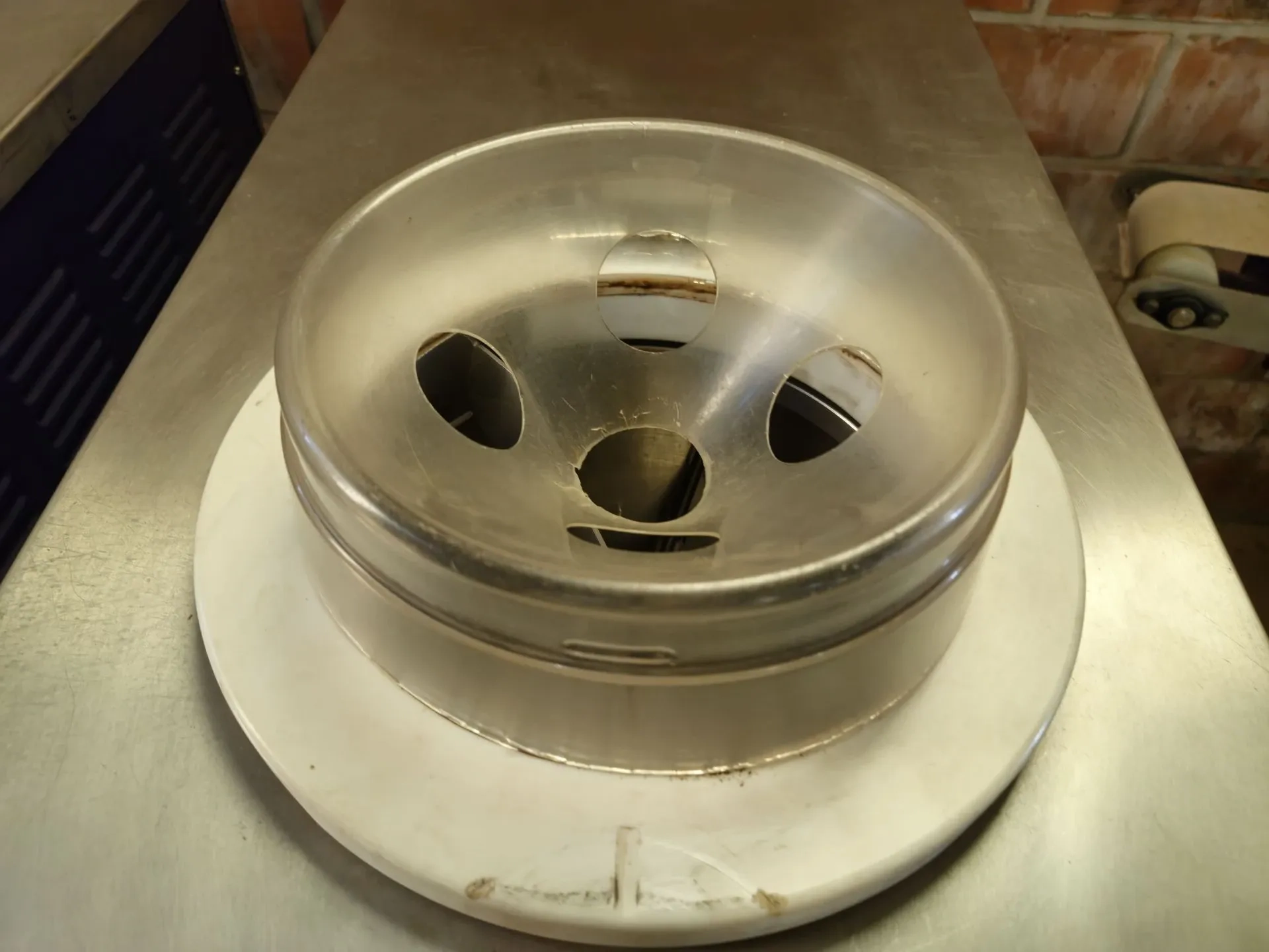 produtora-vertical-de-sorvete-gelato-italiano-marca-frigomat-capacidade-de-80-a-100-litros