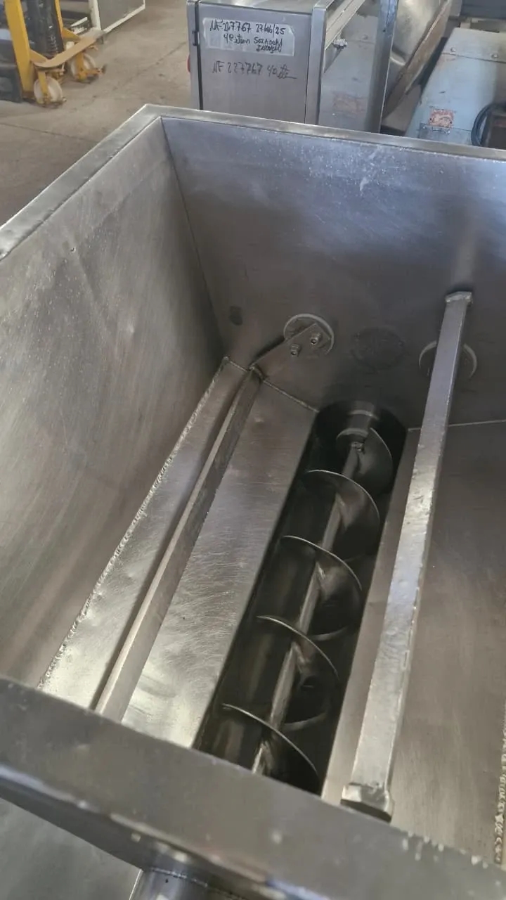 enroladora-moldadora-de-kibe-e-almondegas-marca-junior-frigometal