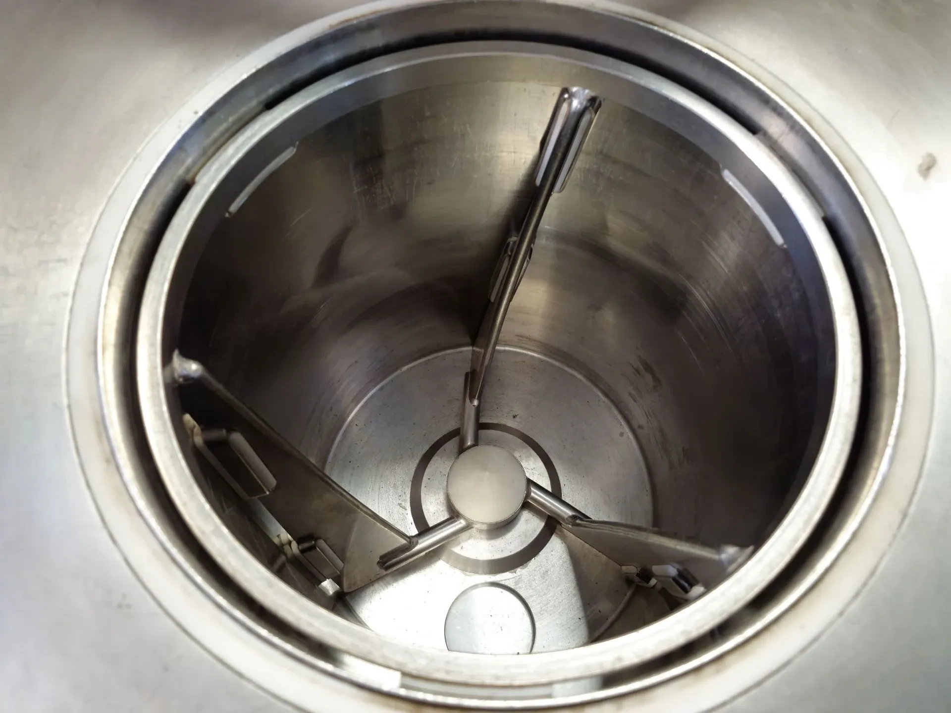 produtora-vertical-de-sorvete-gelato-italiano-marca-frigomat-capacidade-de-80-a-100-litros